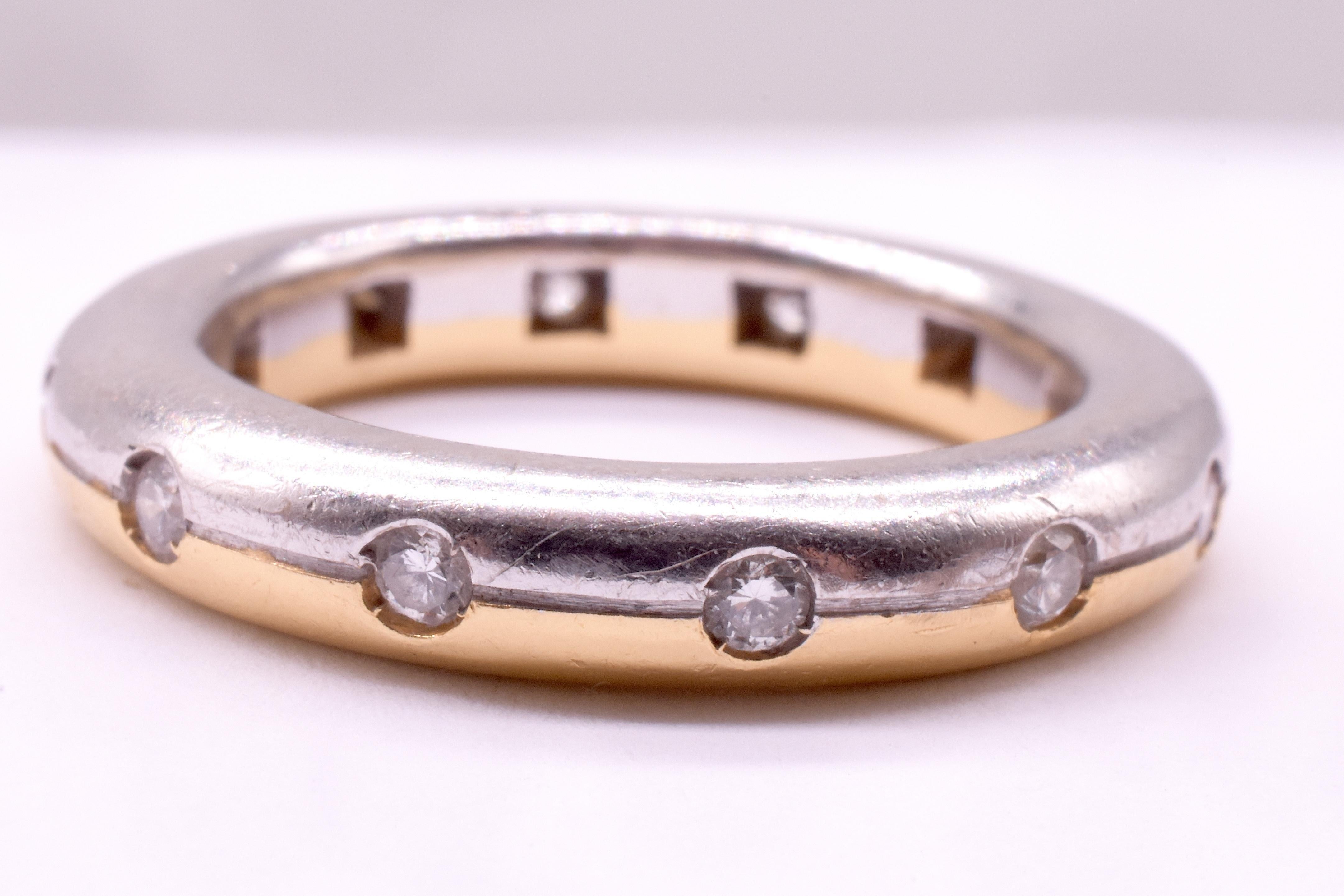 Eternity-Ring aus 18 Karat und Platin mit horizontaler Array von Diamanten, um 1920 im Angebot 6