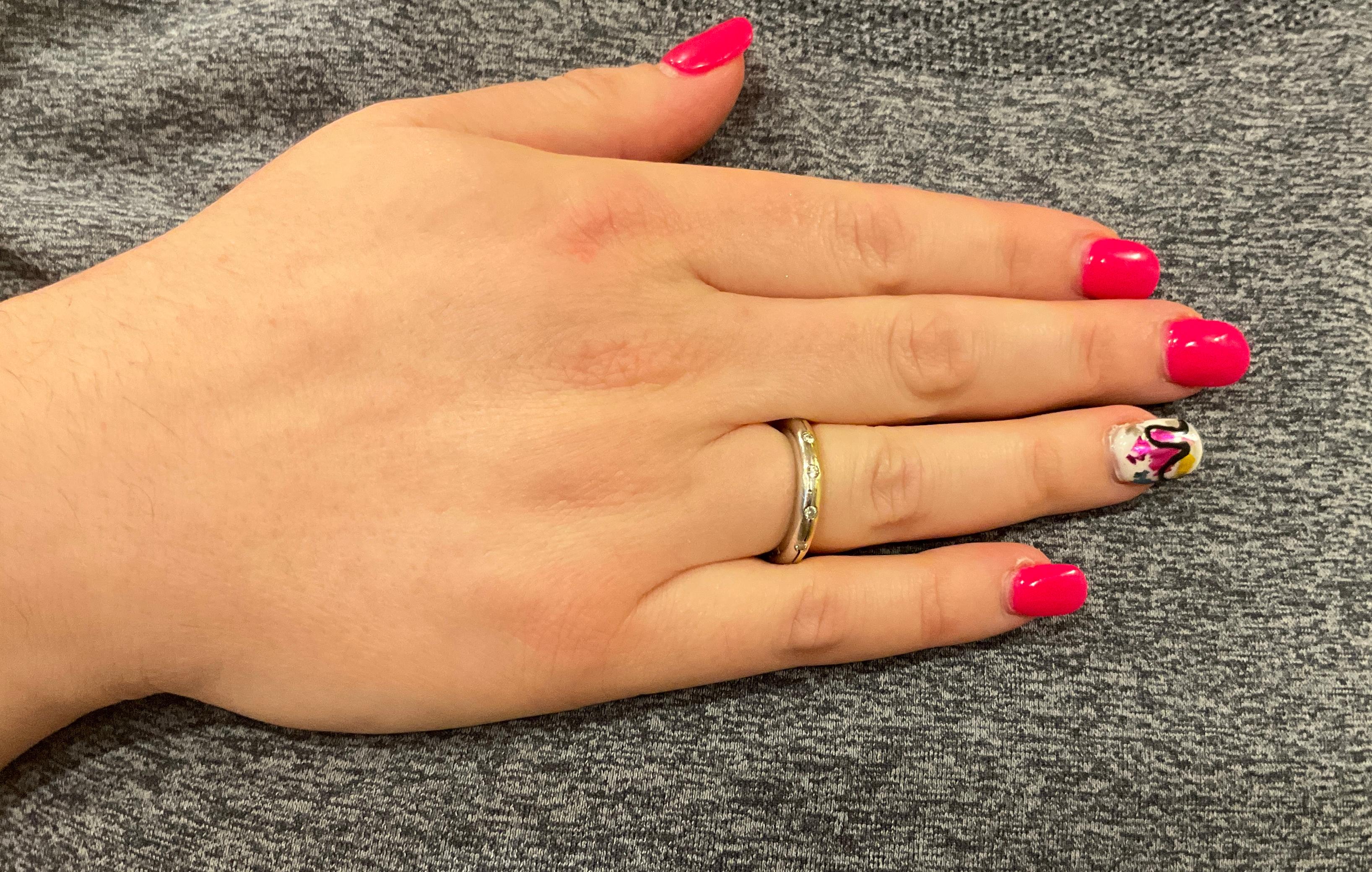 Eternity-Ring aus 18 Karat und Platin mit horizontaler Array von Diamanten, um 1920 (Art déco) im Angebot