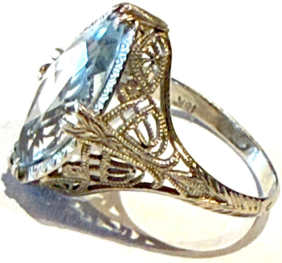 C1920 déco en or blanc 18 carats  Bague Filligris avec une coupe ovale  Aigue-marine de 3 carats Excellent état - En vente à Baltimore, MD