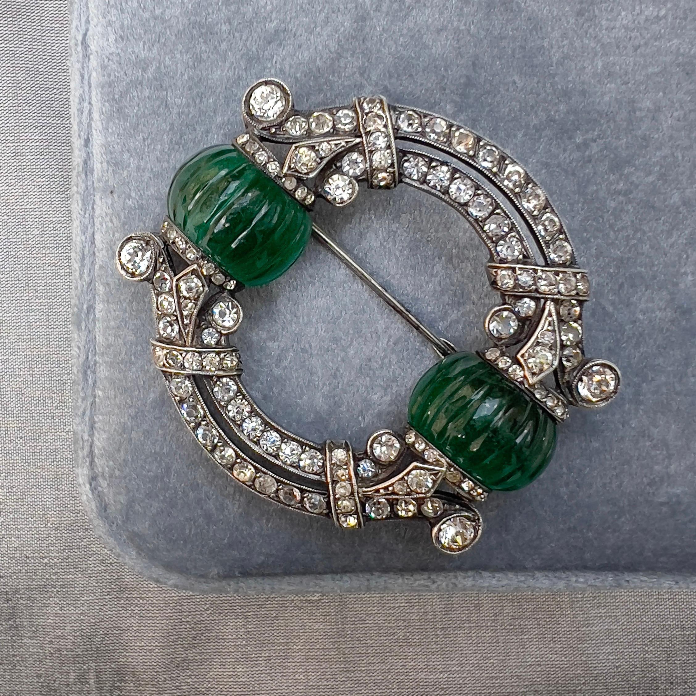 c.1920 Art Deco French Silver, Paste and Emerald Melon Cut Glass Vintage Brooch In Excellent Condition For Sale In Skelmersdale, GB