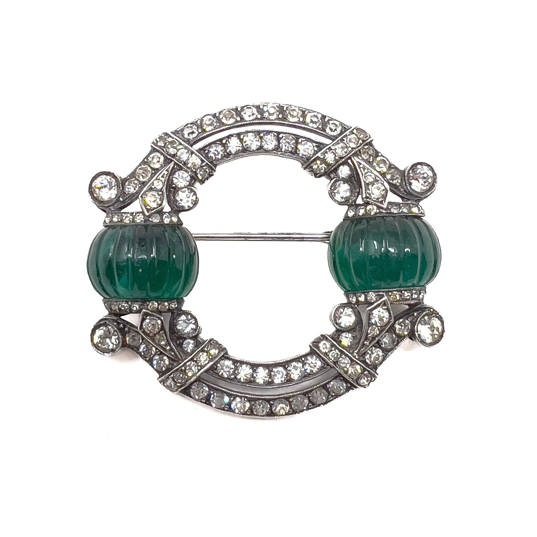 c.1920 Art Deco French Silver, Paste and Emerald Melon Cut Glass Vintage Brooch For Sale 4