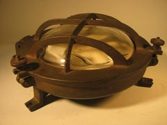 Applique en bronze de type Ships Light Sconce Flush Mount, vers 1920