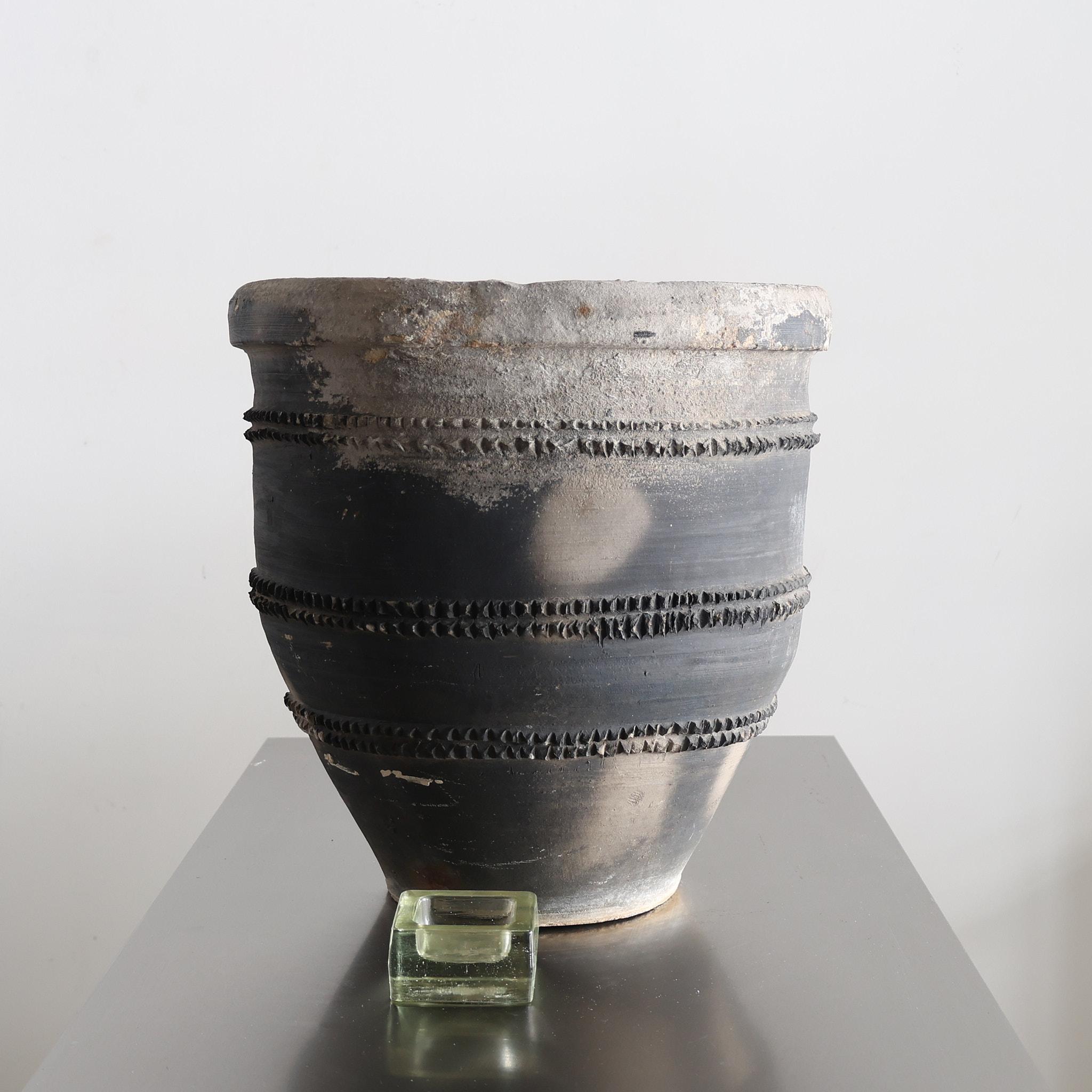 Spanish C.1920s Black Catalan Cosi Pot