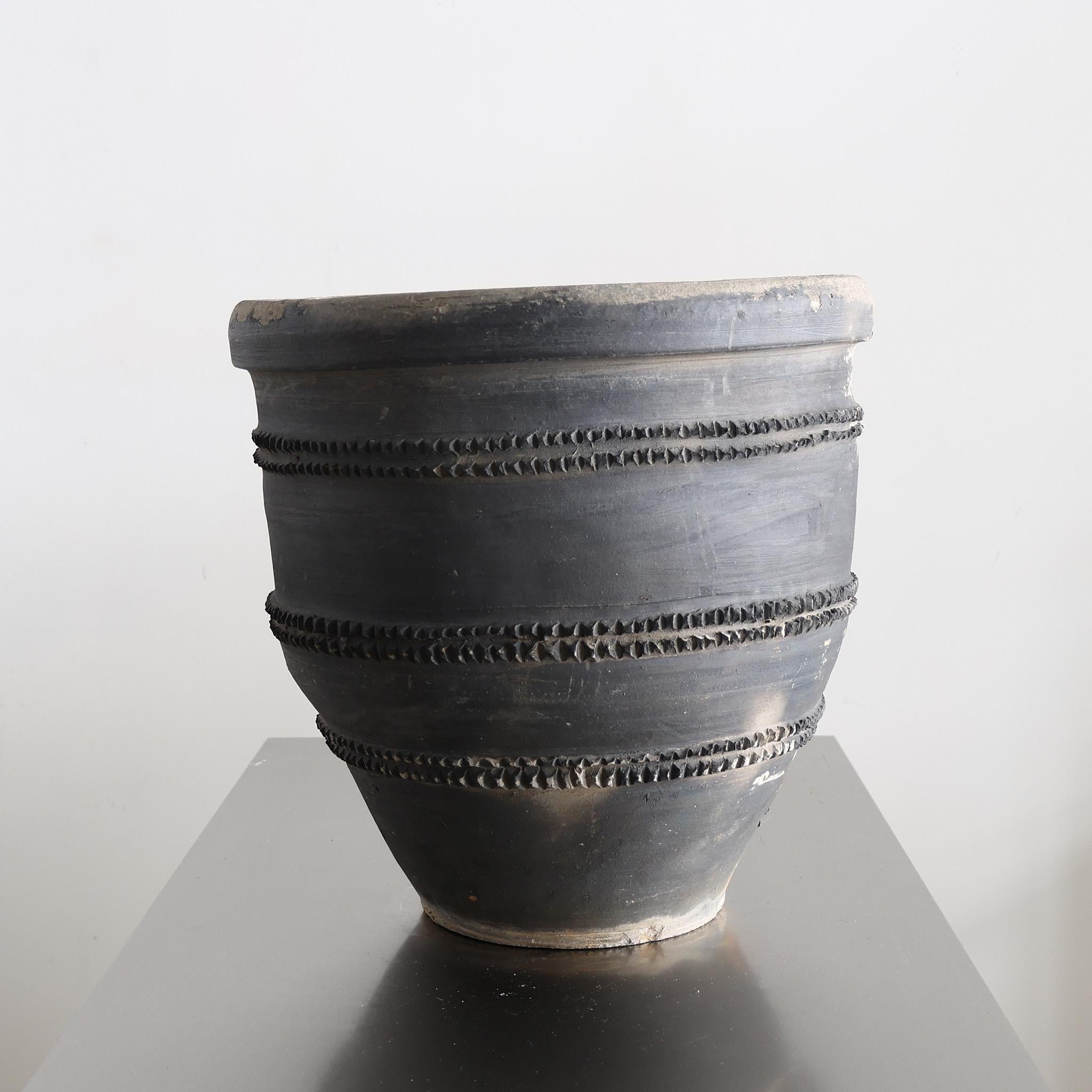 Early 20th Century C.1920s Black Catalan Cosi Pot