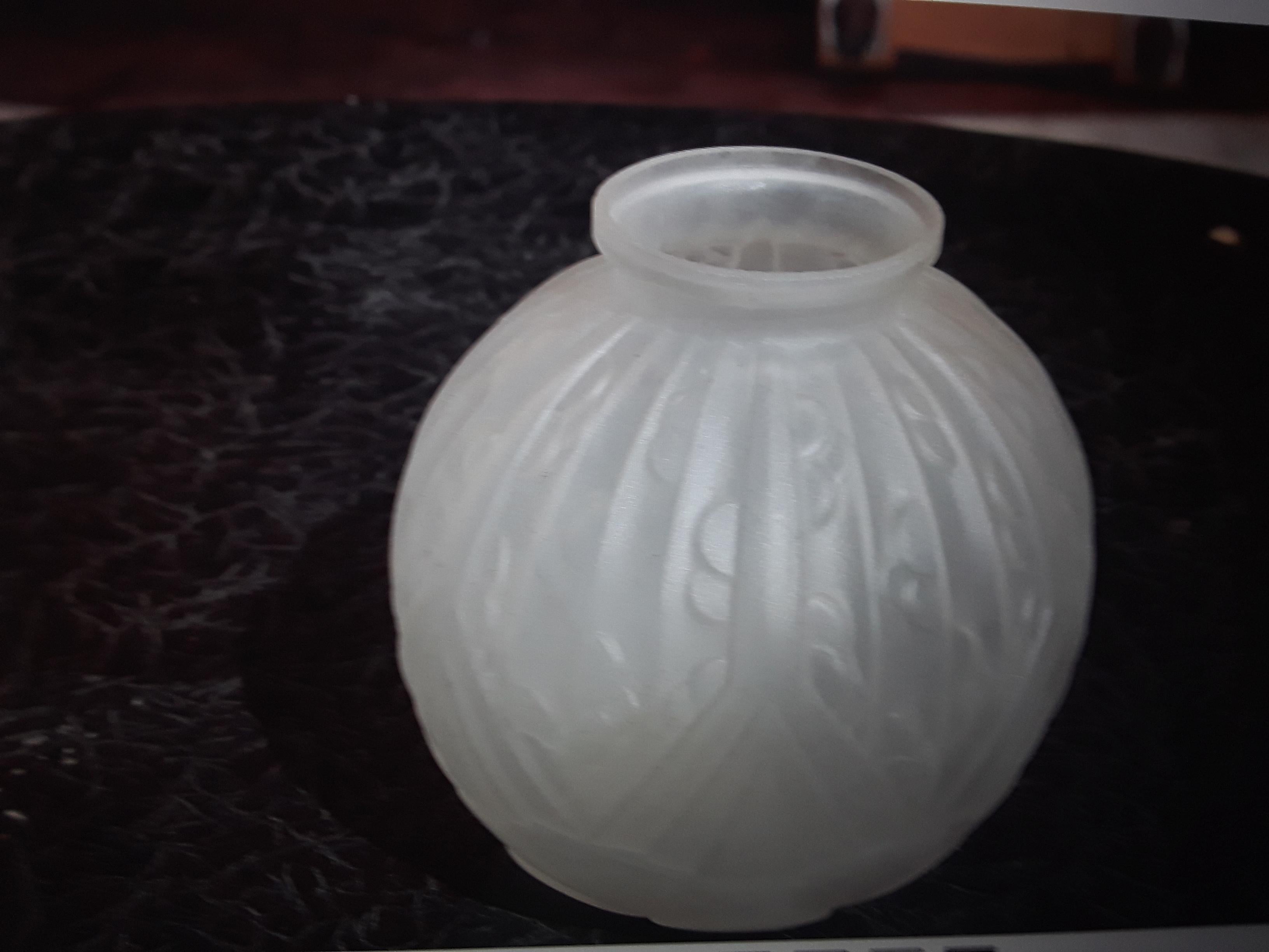 c1920's French Art Deco Frosted Art Glass Vase For Sale 1