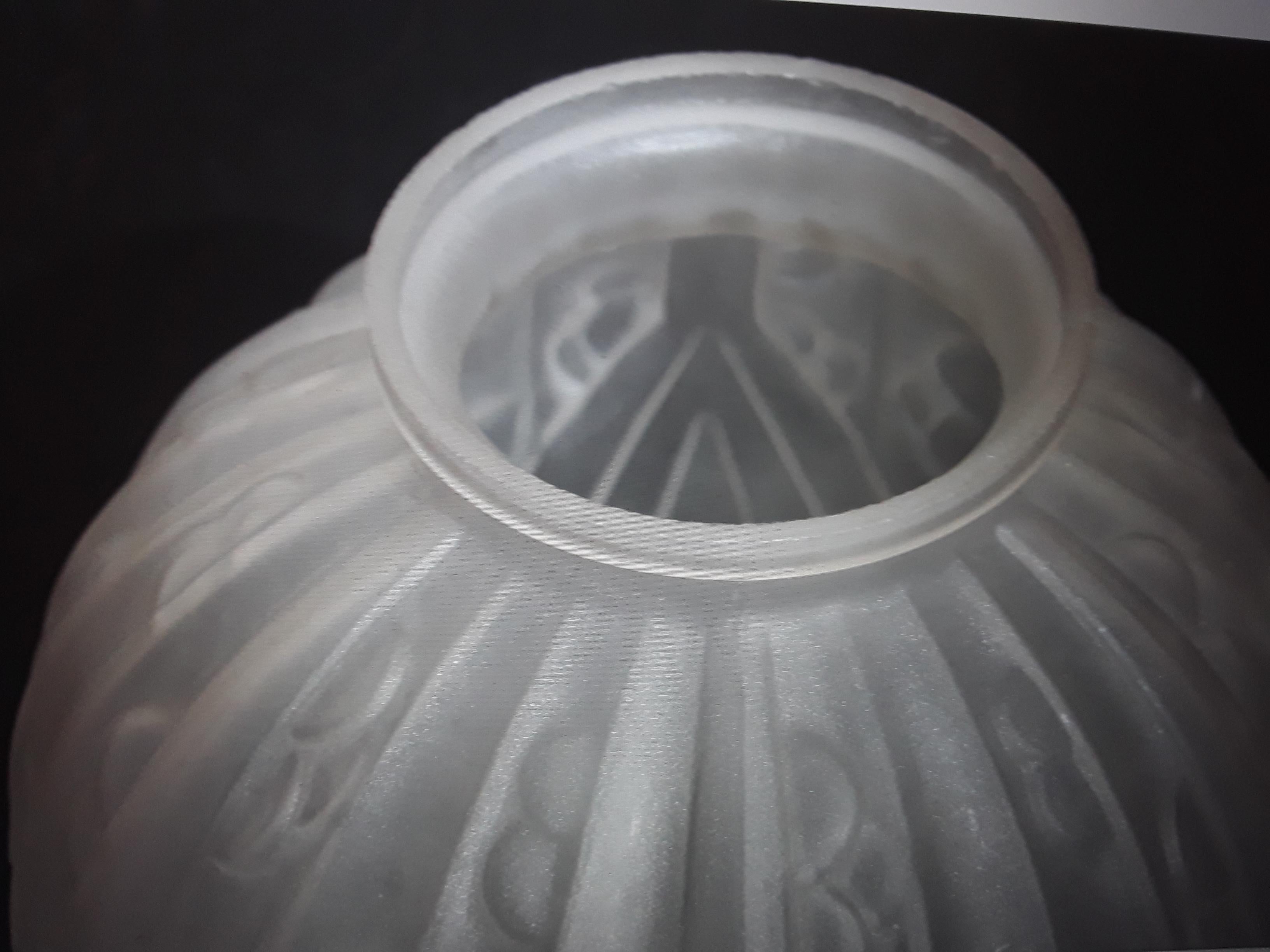 c1920's French Art Deco Frosted Art Glass Vase For Sale 2