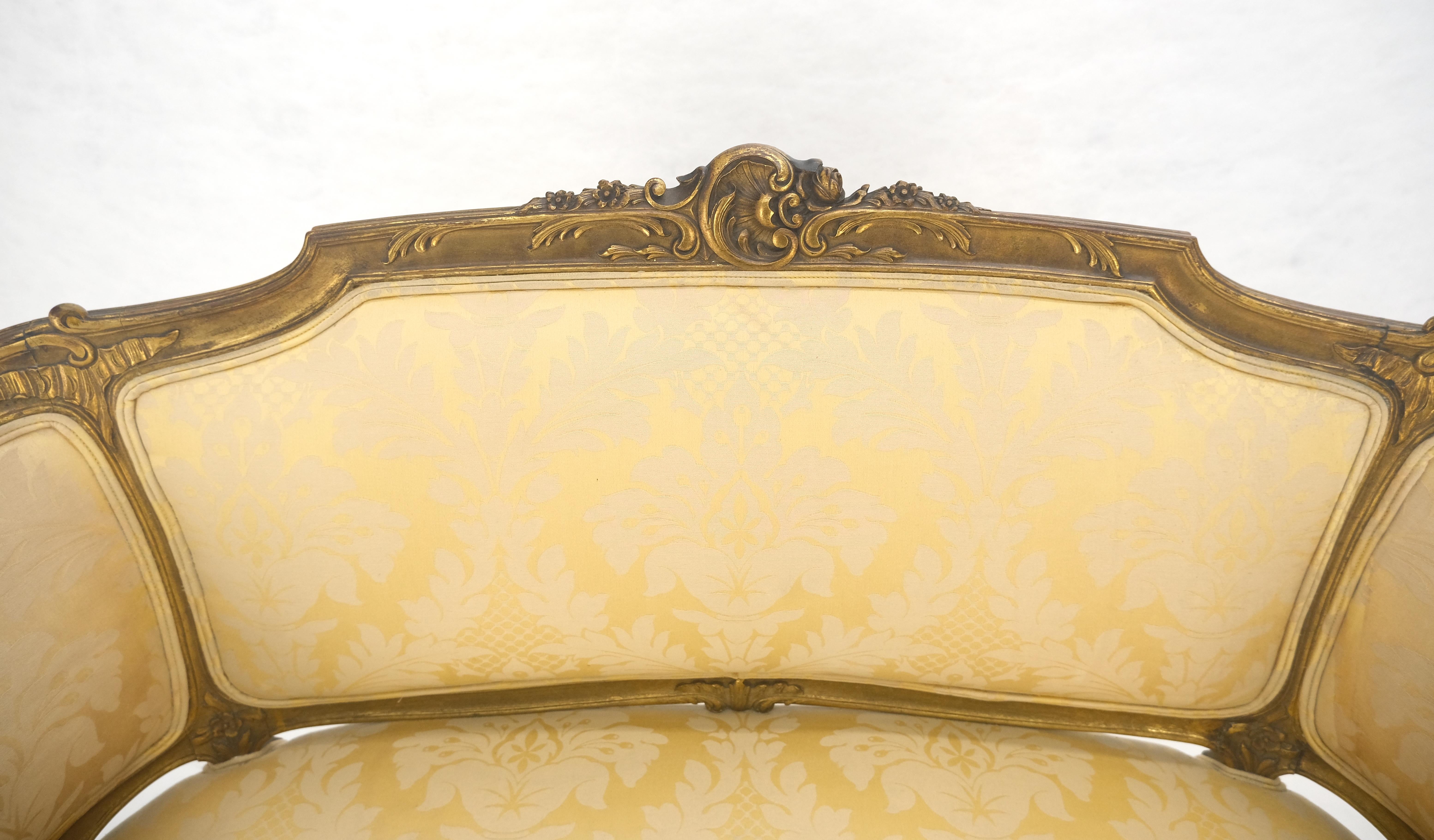 c1920s Sofá Loveseat francés Luis XV de madera dorada en Bueno estado para la venta en Rockaway, NJ