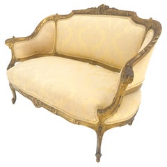 c1920s Sofá Loveseat francés Luis XV de madera dorada