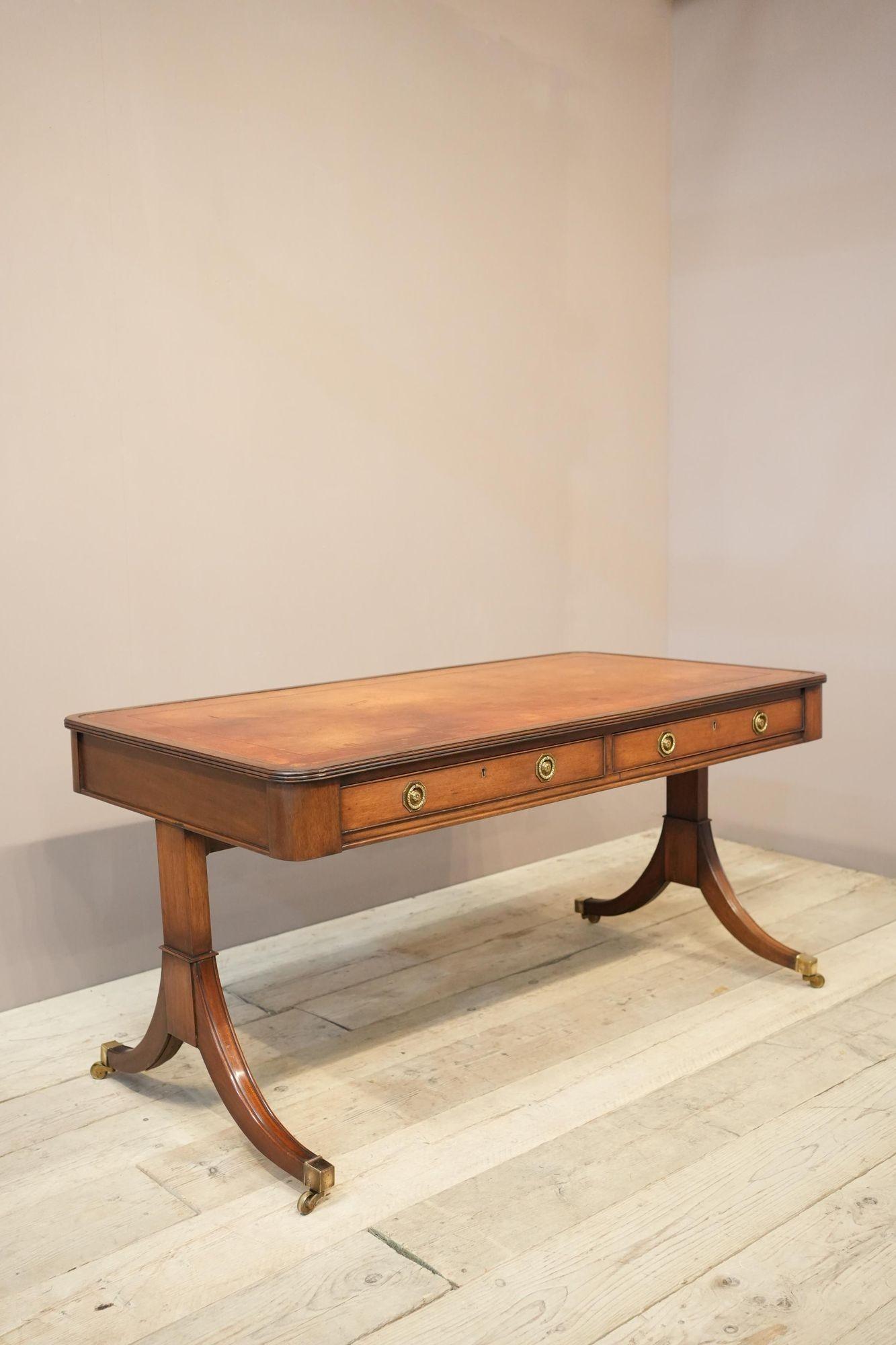 Mahogany c.1920's Georgian style mahogany and tan leather desk
