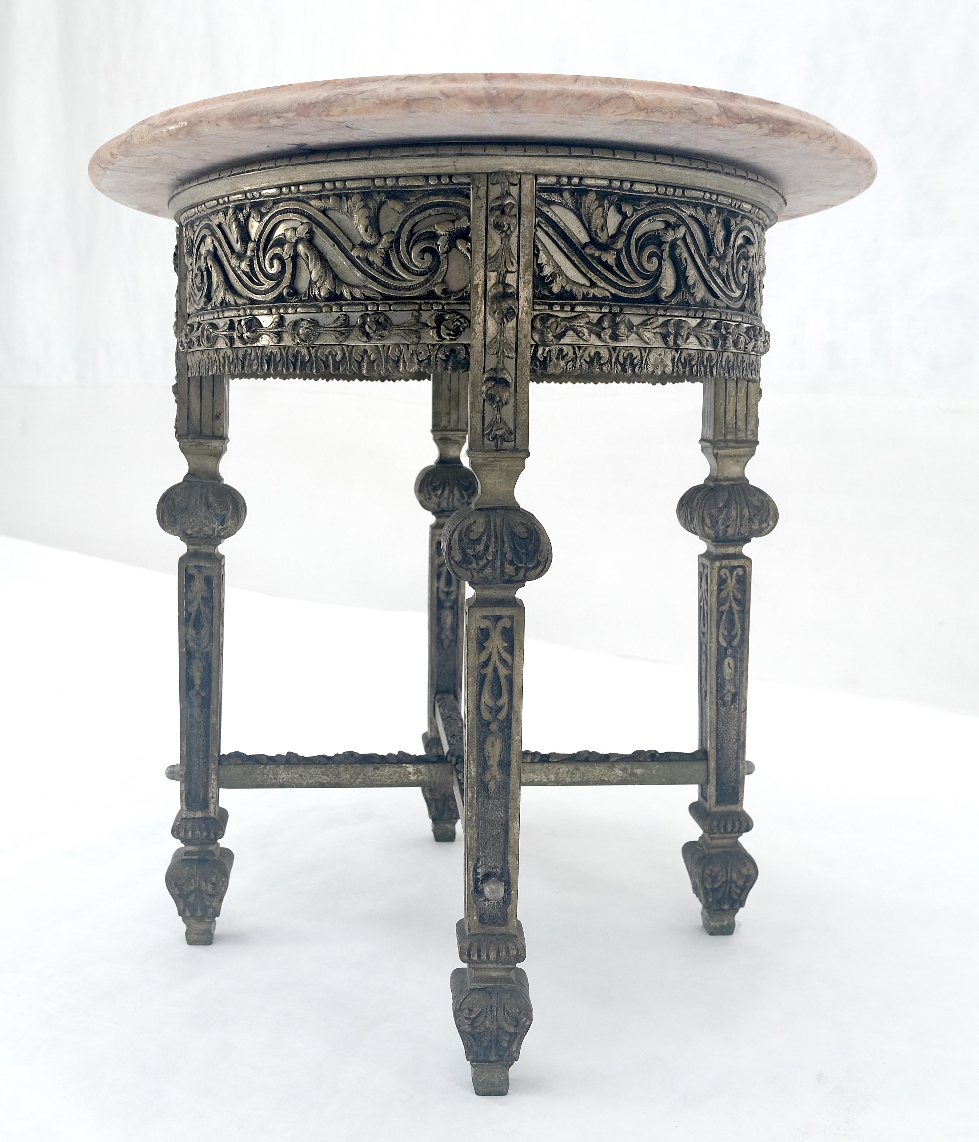 c1920s Runde rosa Marmorplatte Guss Metall Basis Seite Ende Lampe Tisch Stand (Stahl) im Angebot