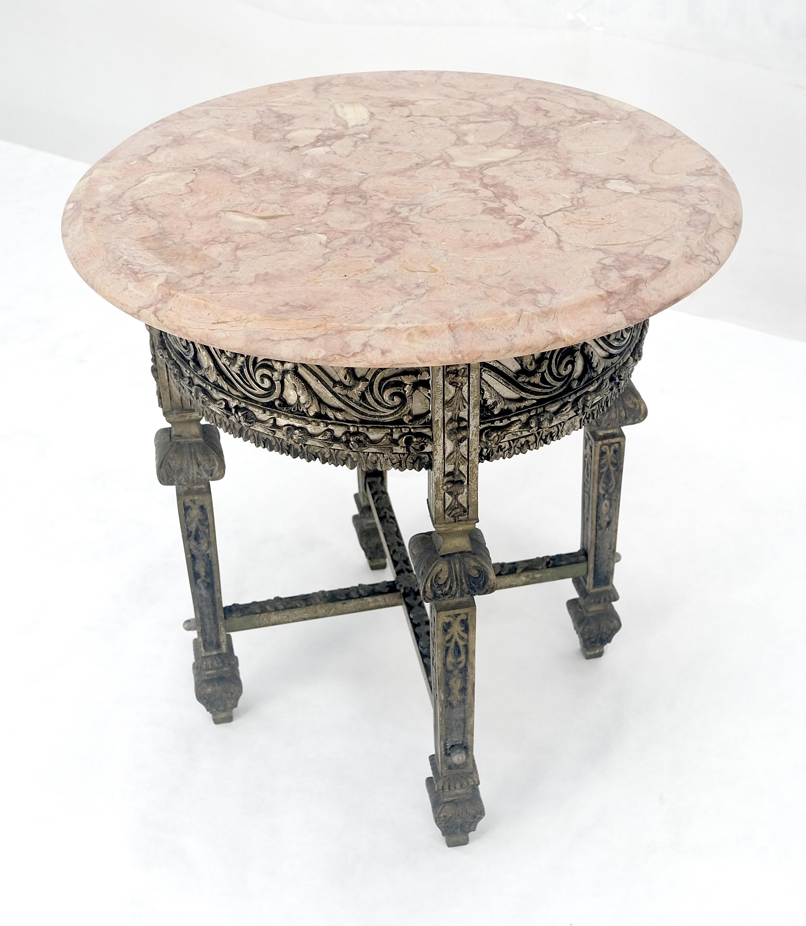 c1920s Runde rosa Marmorplatte Guss Metall Basis Seite Ende Lampe Tisch Stand im Angebot 2