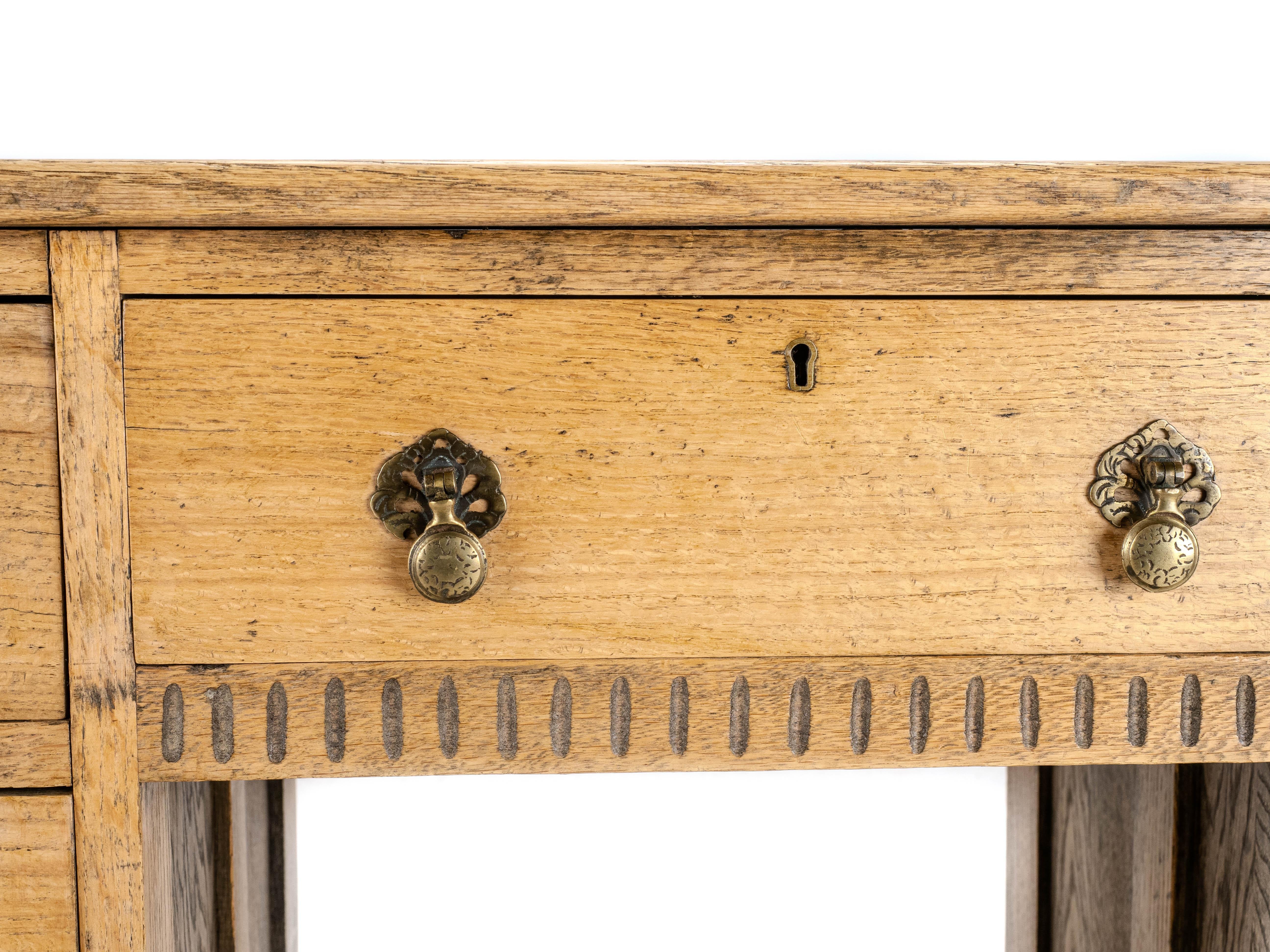 C1930 Arts & Crafts Style Golden Oak Desk / Dressing Table (Light Oak) 2