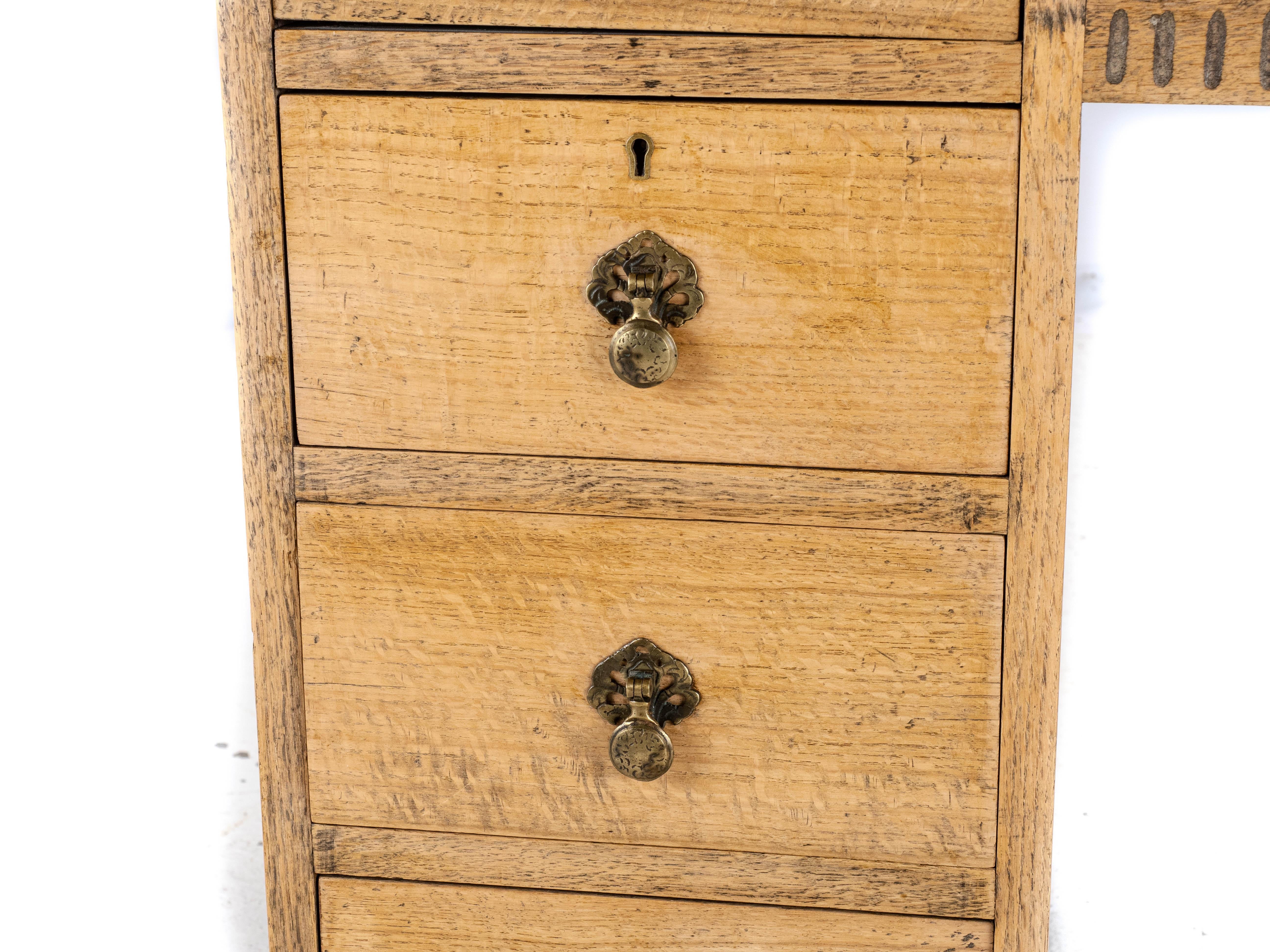 C1930 Arts & Crafts Style Golden Oak Desk / Dressing Table (Light Oak) 4