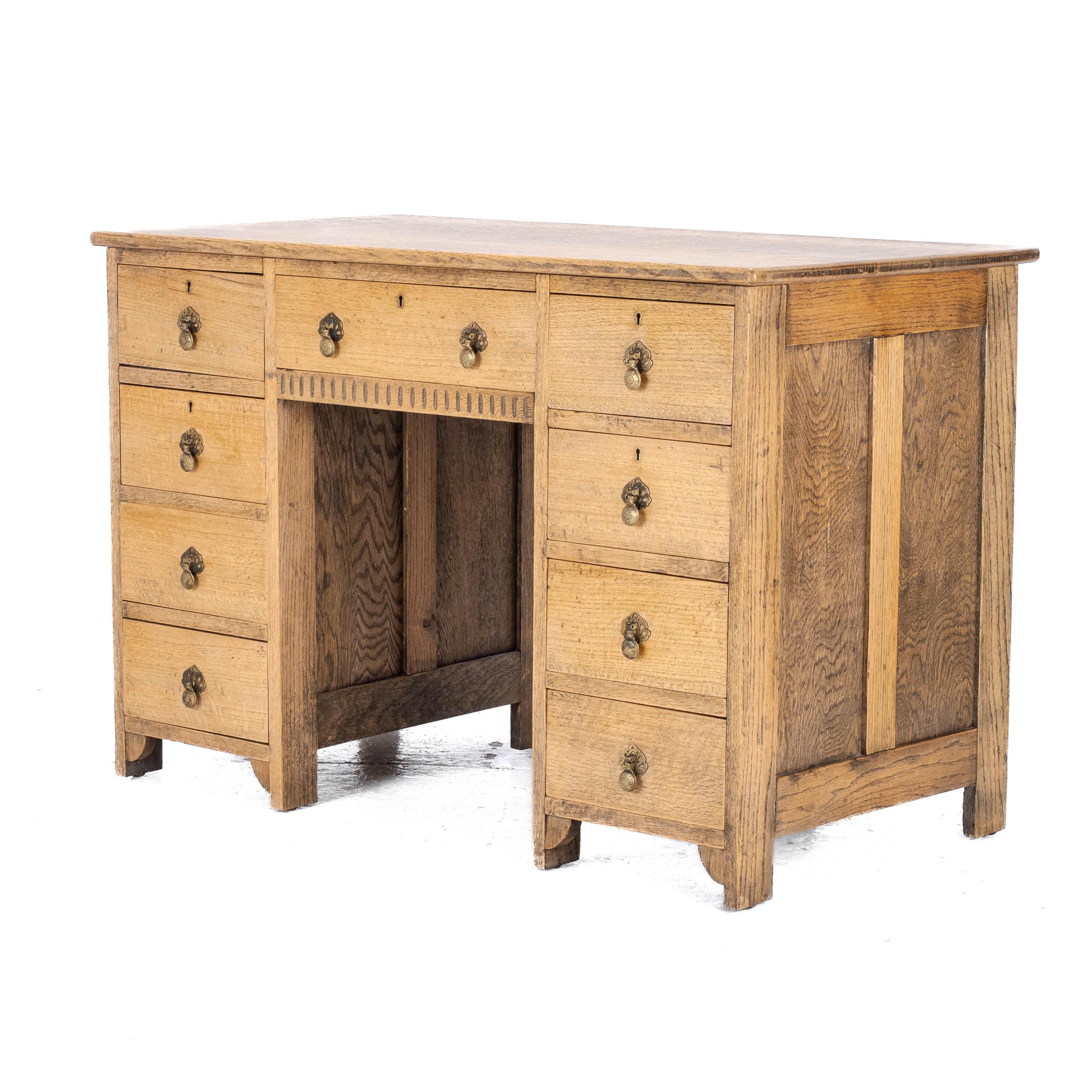 Arts and Crafts C1930 Arts & Crafts Style Golden Oak Desk / Dressing Table (Light Oak)