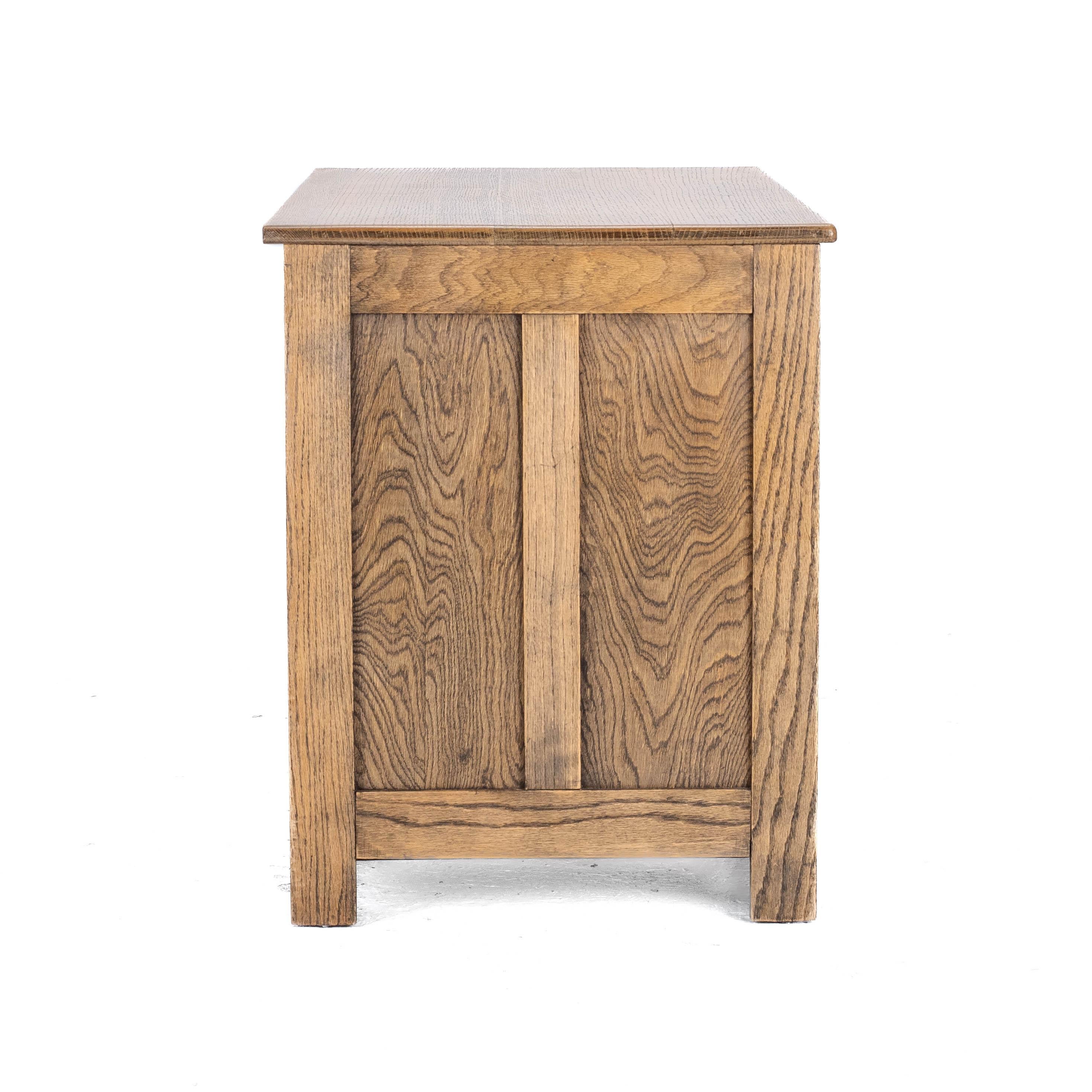 English C1930 Arts & Crafts Style Golden Oak Desk / Dressing Table (Light Oak)