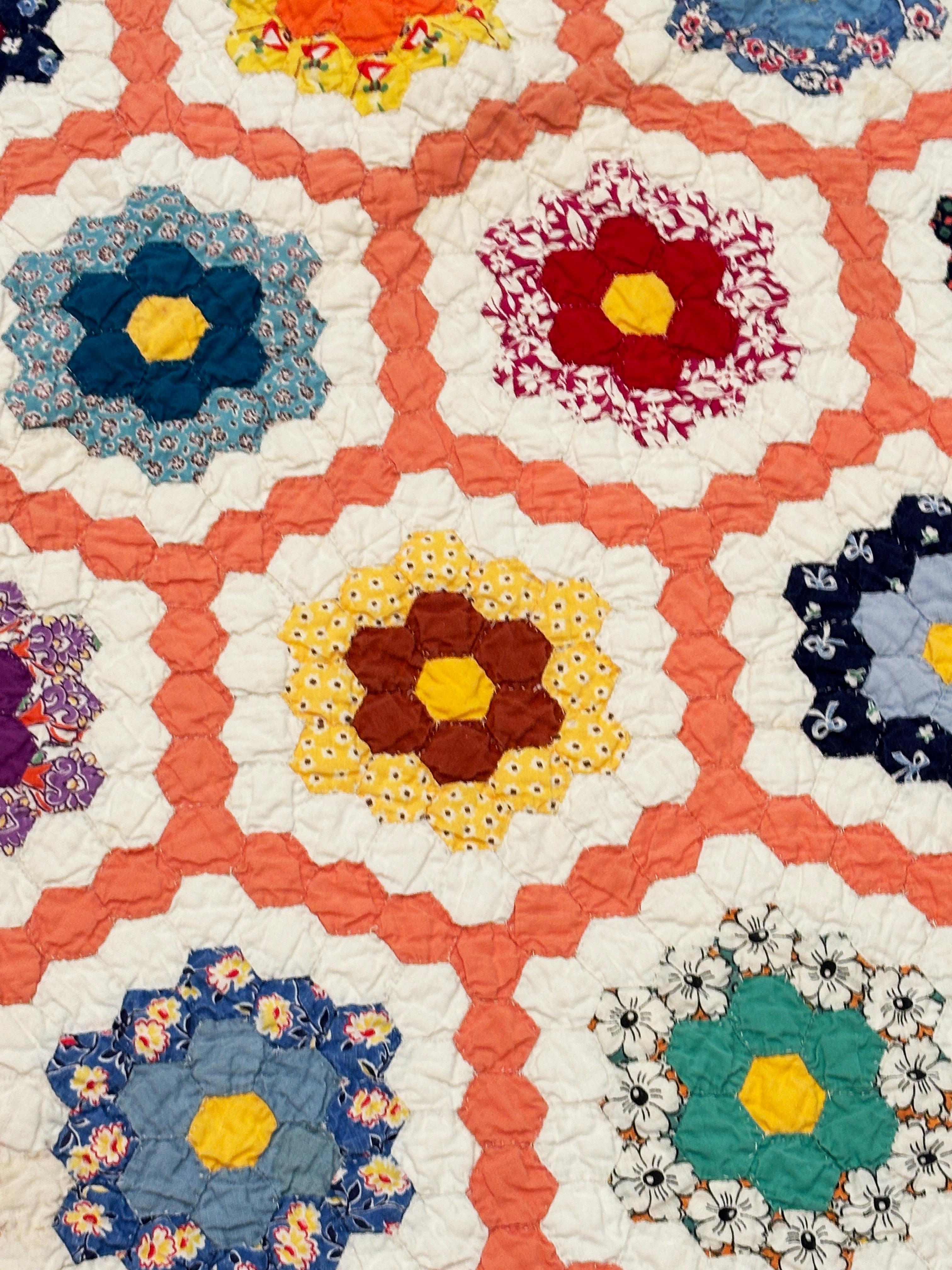 Folk Art C.1930 Grandmother Flower Garden Hexagon Quilt For Sale
