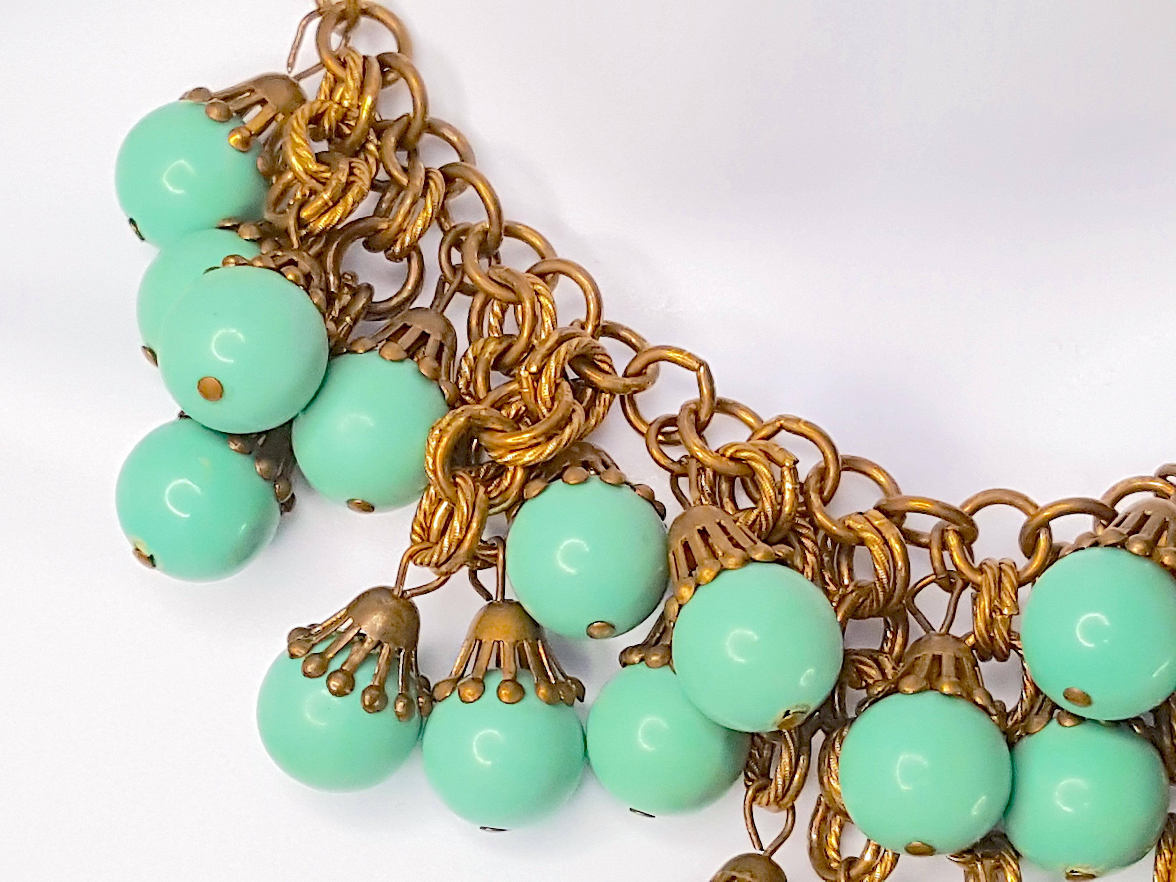 c1930 Gripoix per CocoChanel Collana di vetro francese intricata in bronzo dorato con goccia In condizioni buone in vendita a Chicago, IL