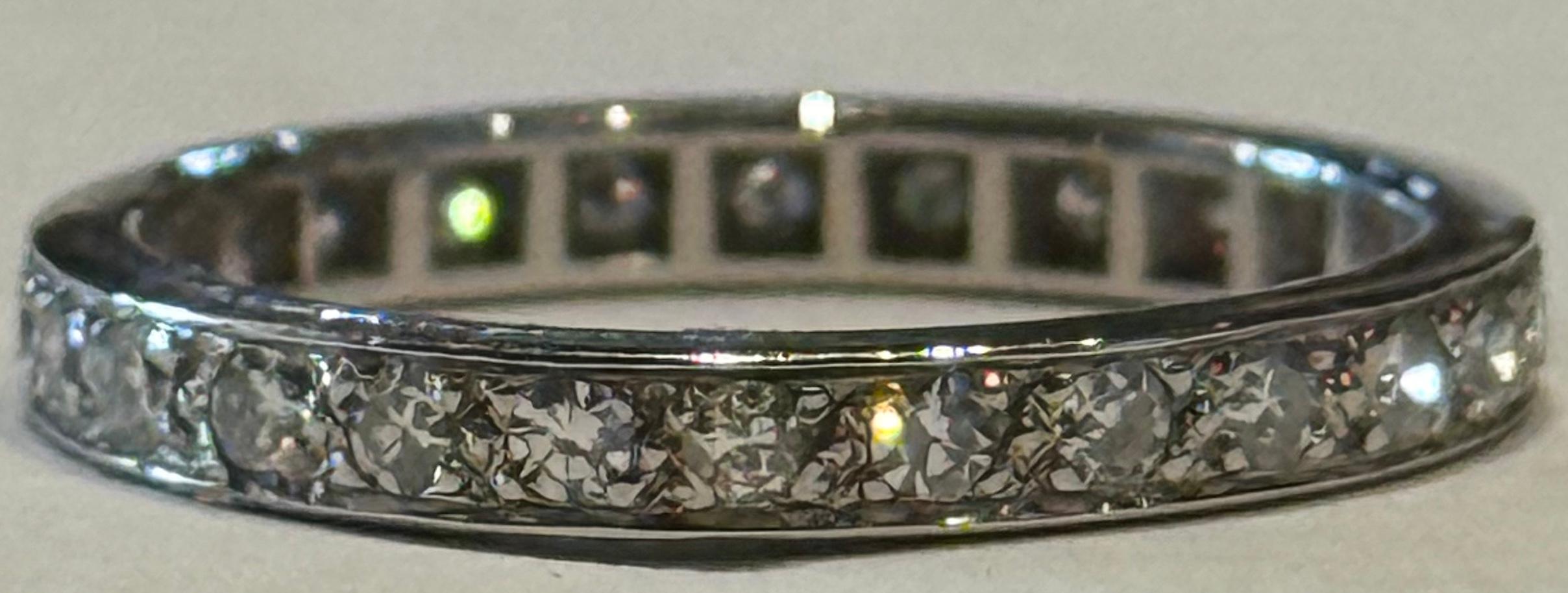 Anneau d'éternité en palladium et diamants, taille 6 1/2, c1930 en vente 1