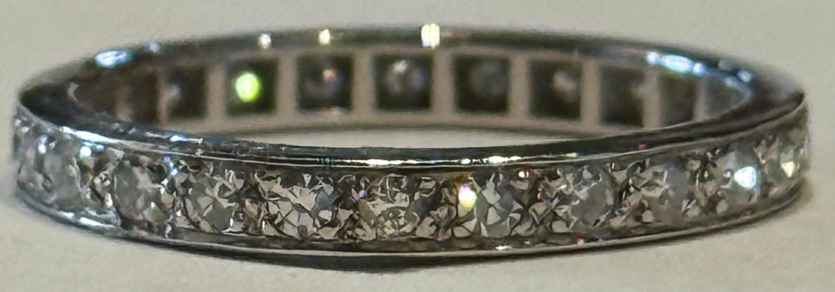 Anneau d'éternité en palladium et diamants, taille 6 1/2, c1930 en vente 2