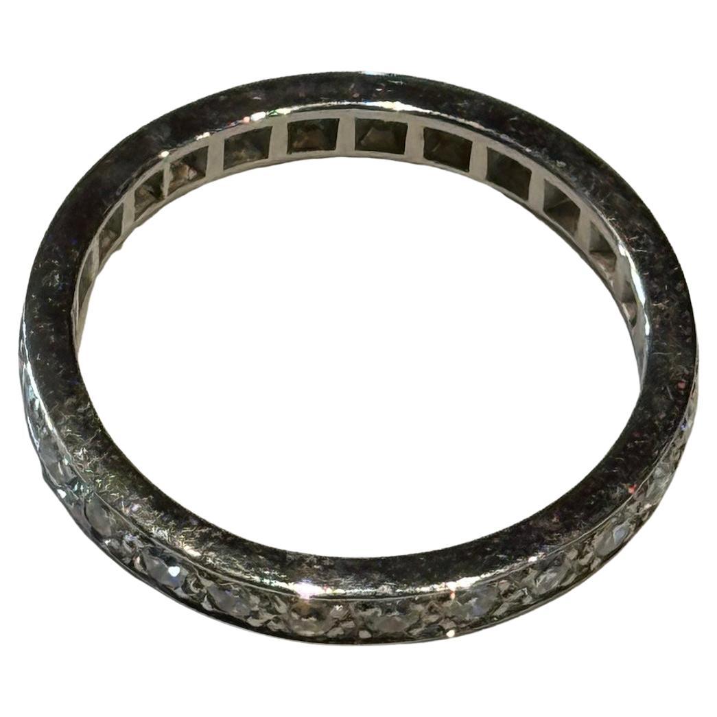 Anneau d'éternité en palladium et diamants, taille 6 1/2, c1930 Excellent état - En vente à Baltimore, MD