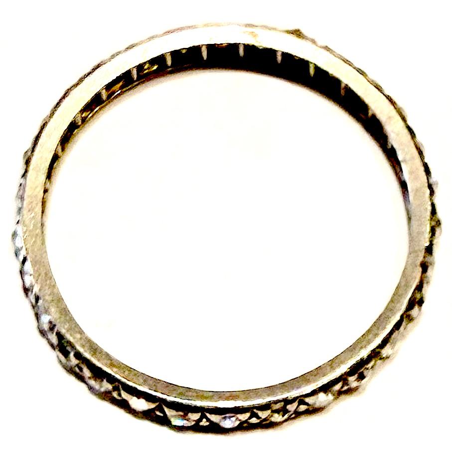 Art déco Bague d'éternité en platine et diamants taille 7,1930 en vente