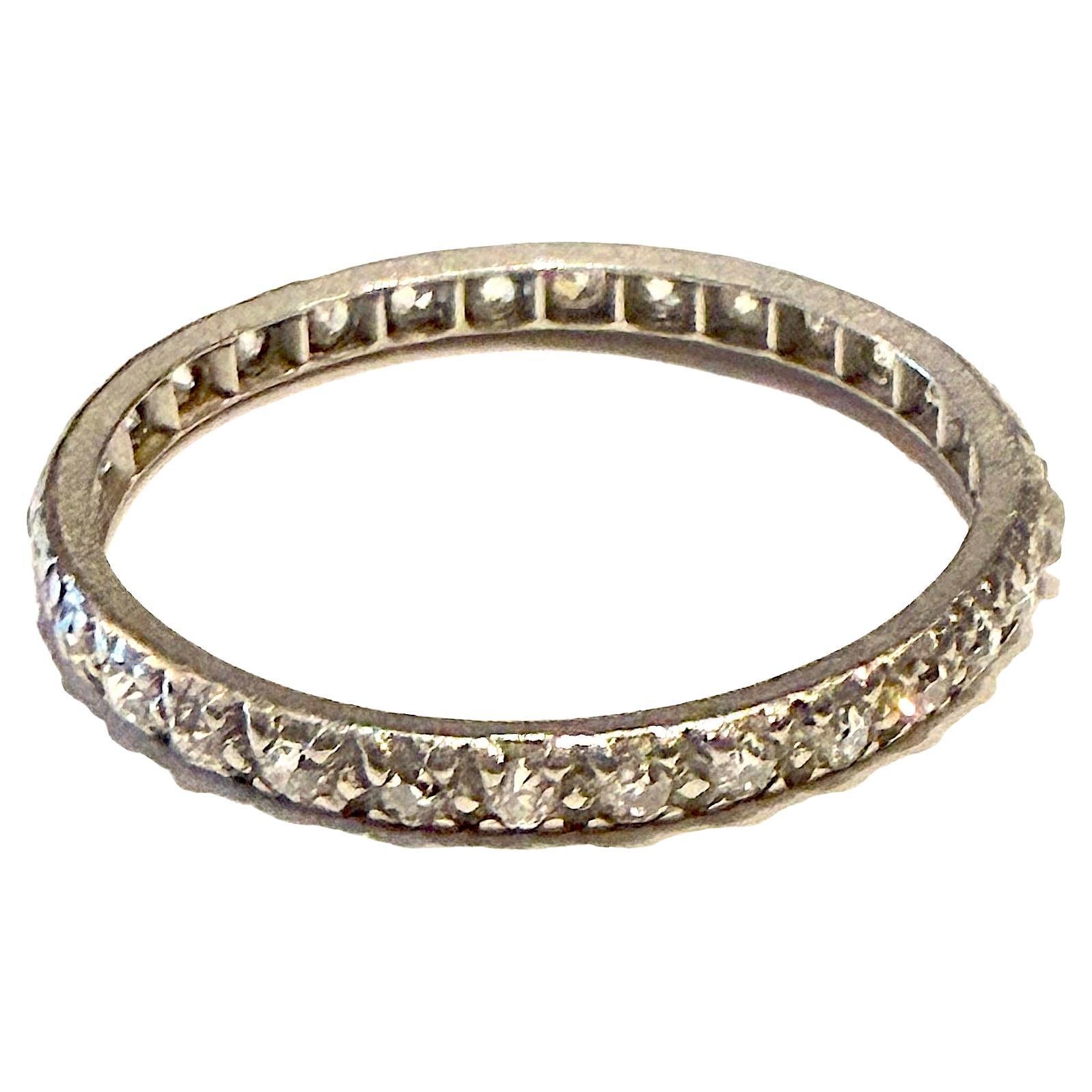 Bague d'éternité en platine et diamants taille 7,1930