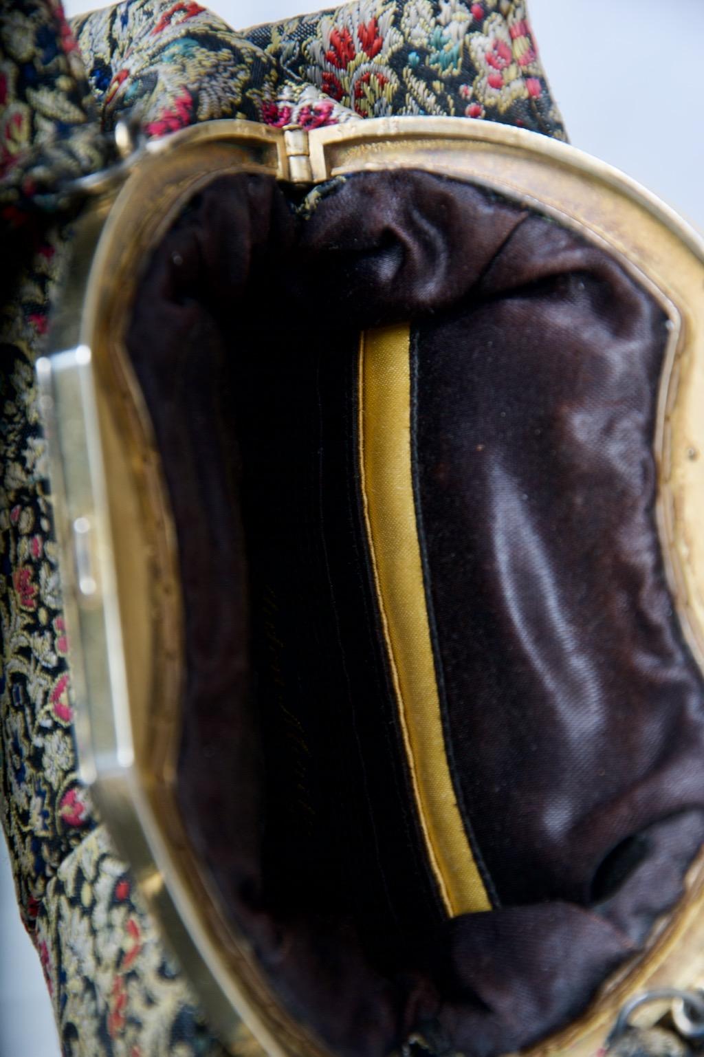 c.1930 Borsa da sera in broccato con accenti di giada in vendita 5