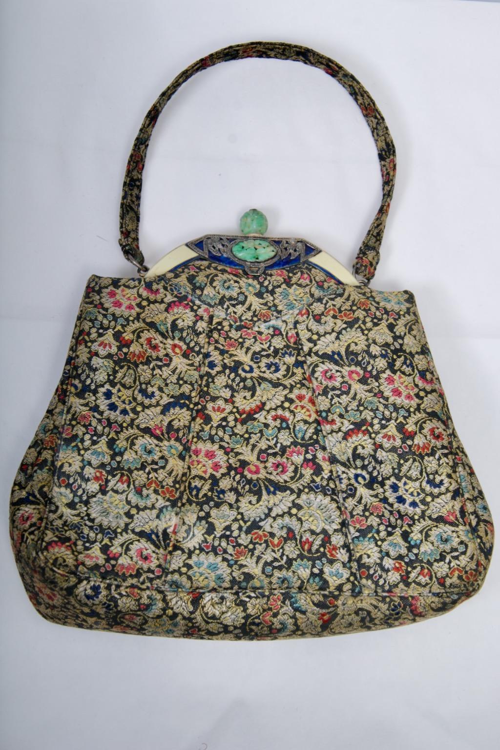 c.1930 Borsa da sera in broccato con accenti di giada in vendita 2