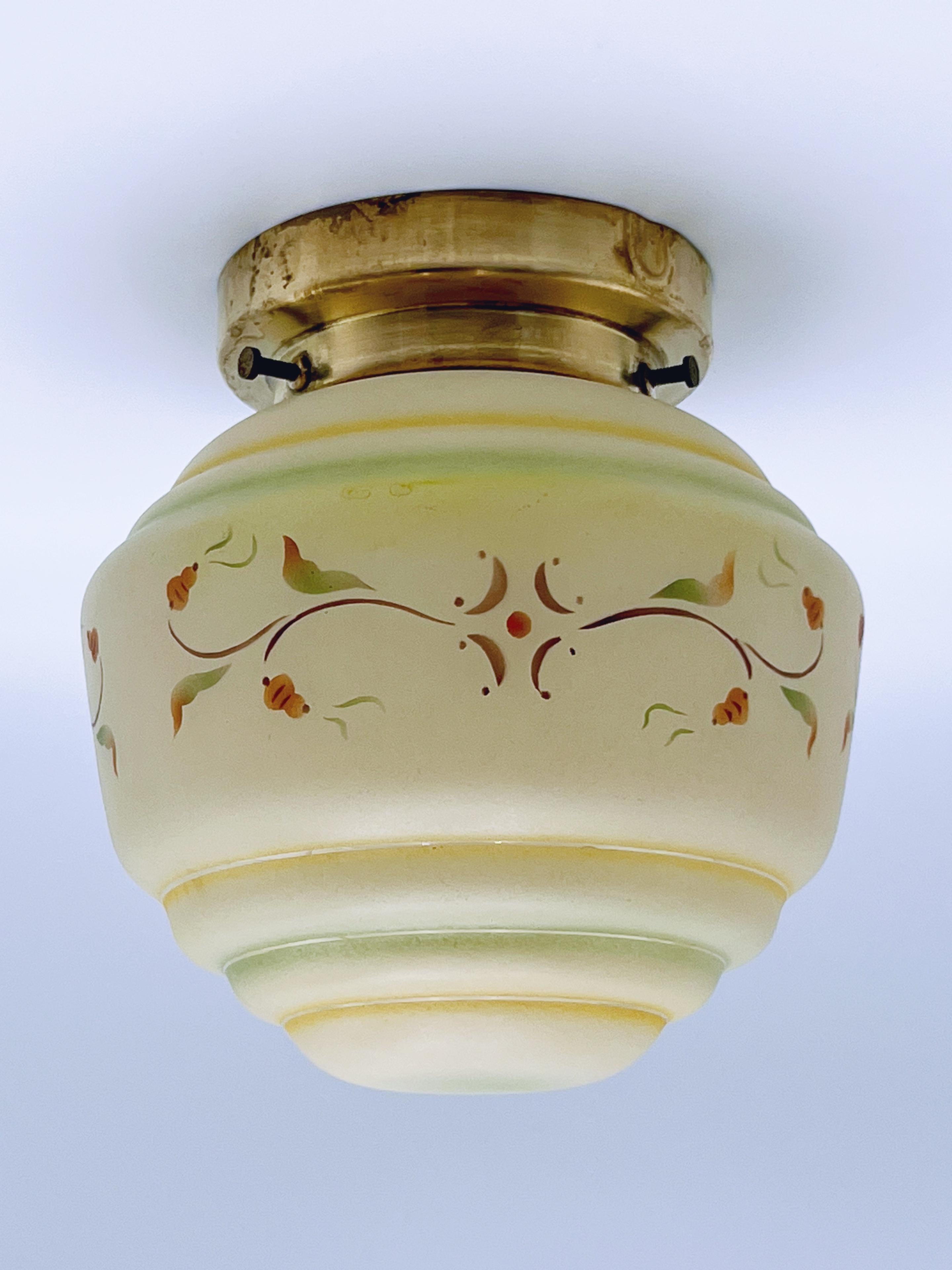 c.1930 Lámpara de techo escandinava empotrada, Art Decó, latón y cristal en venta 7