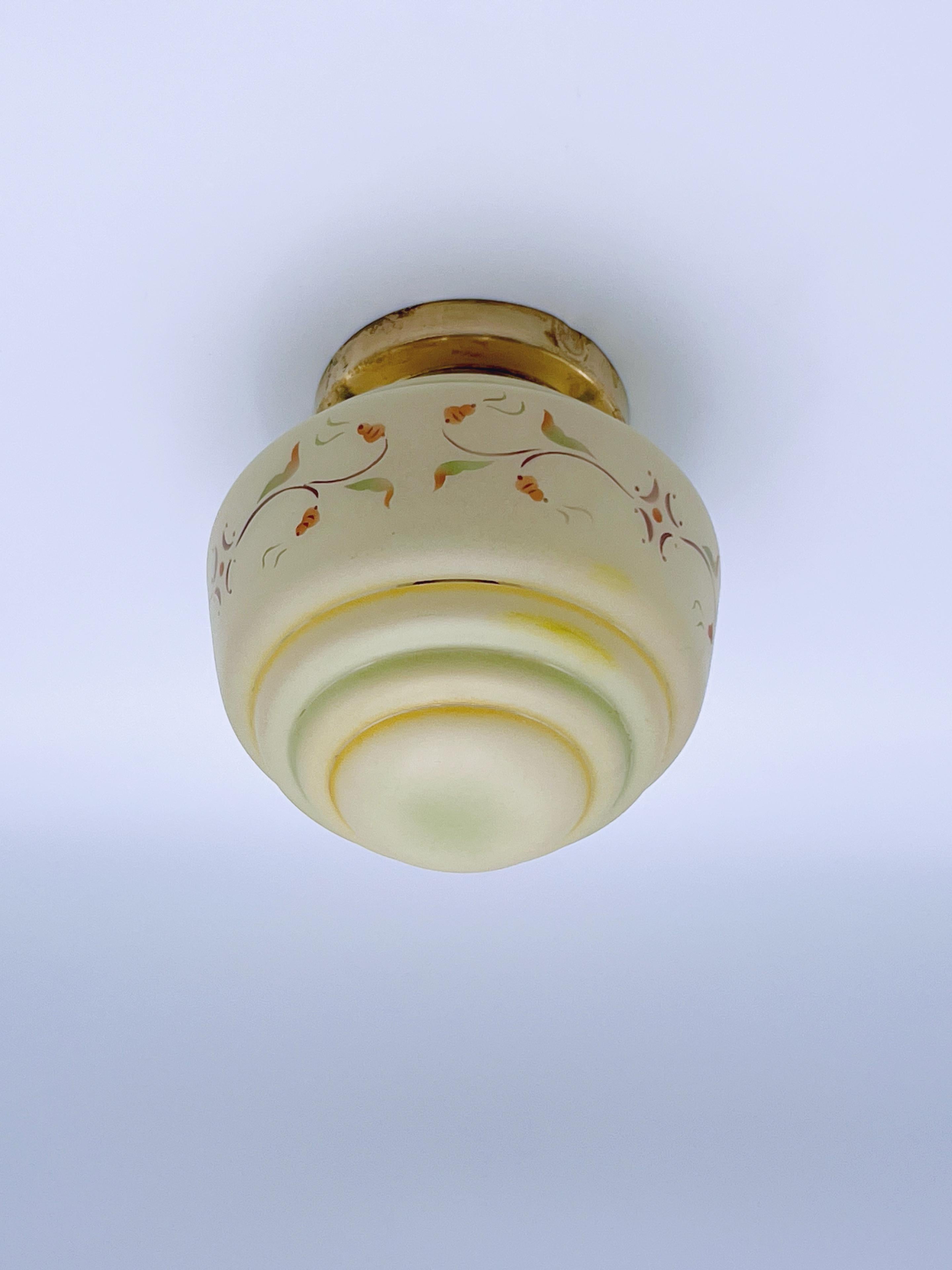 c.1930 Lámpara de techo escandinava empotrada, Art Decó, latón y cristal en Bueno estado para la venta en Skien, NO