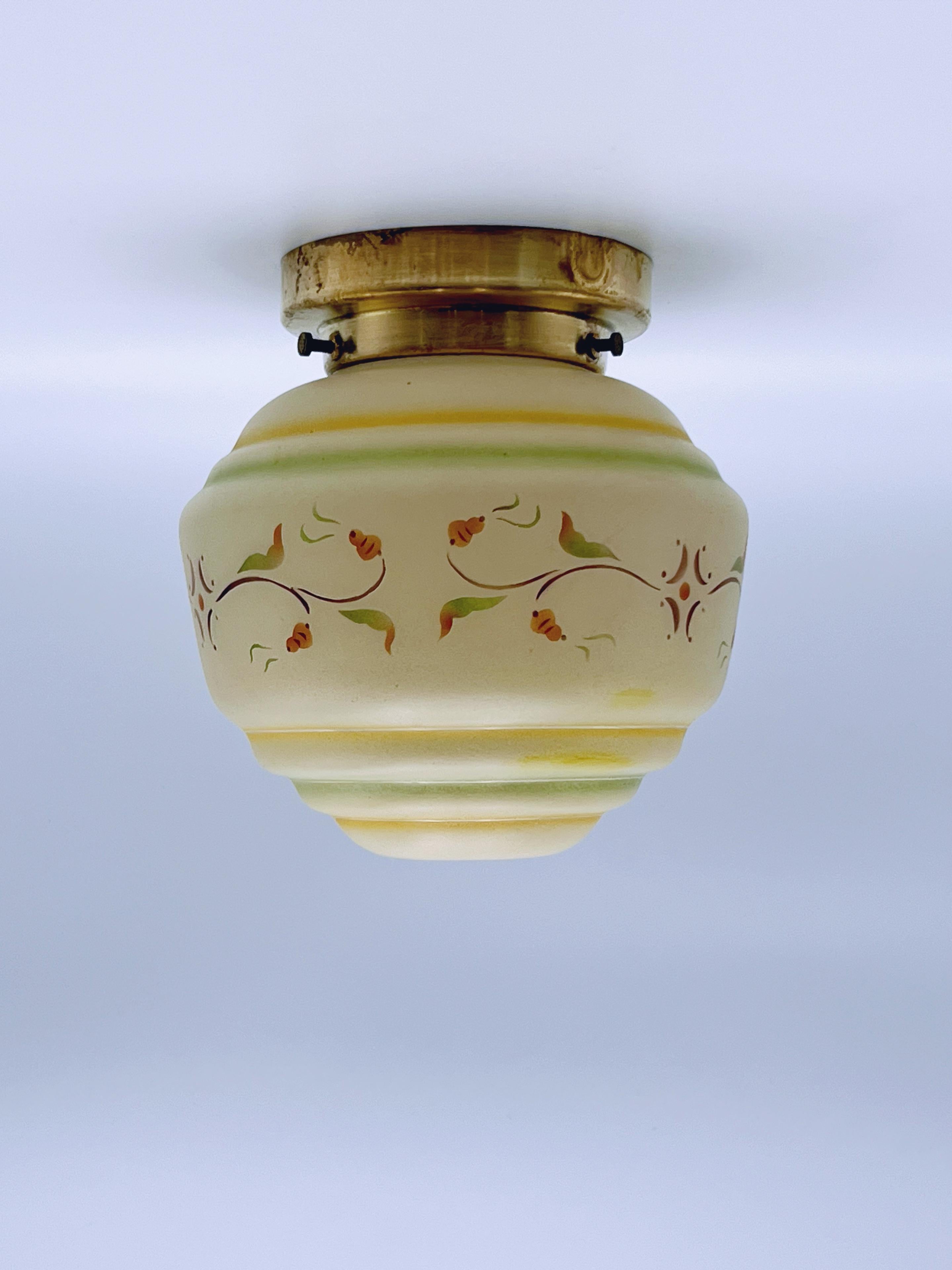 c.1930 Lámpara de techo escandinava empotrada, Art Decó, latón y cristal mediados del siglo XX en venta
