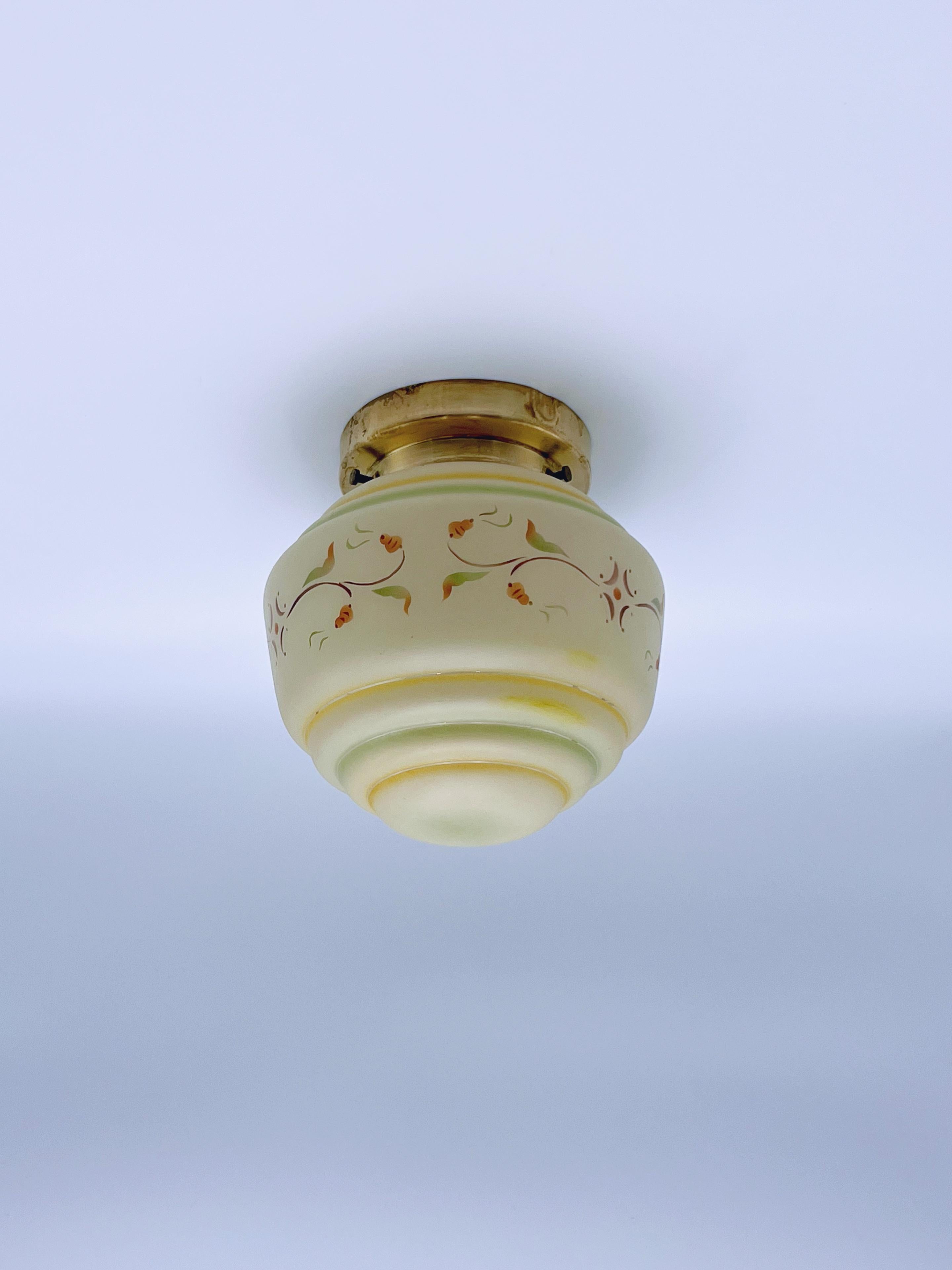 c.1930 Lámpara de techo escandinava empotrada, Art Decó, latón y cristal en venta 1