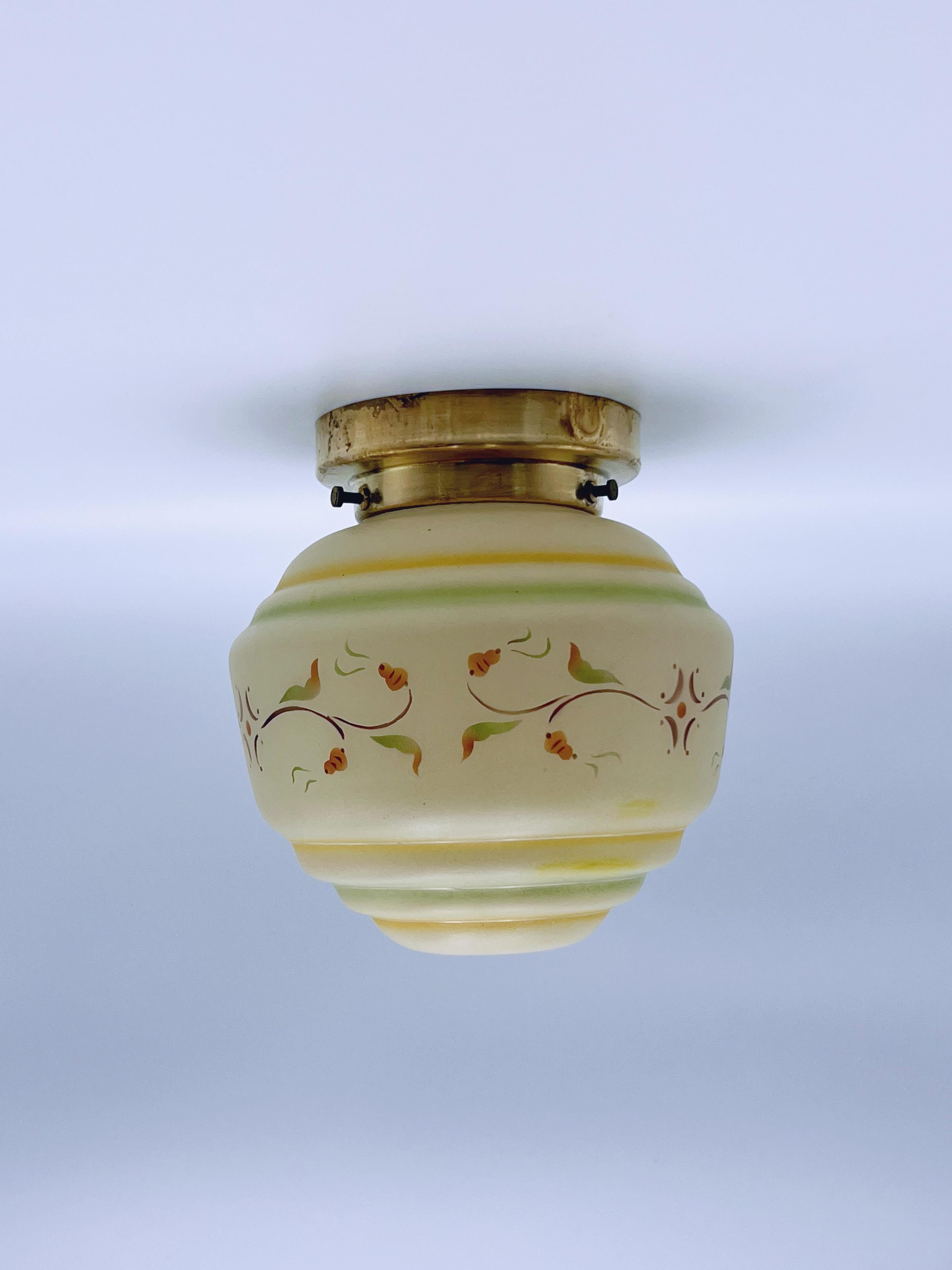c.1930 Lámpara de techo escandinava empotrada, Art Decó, latón y cristal en venta 2