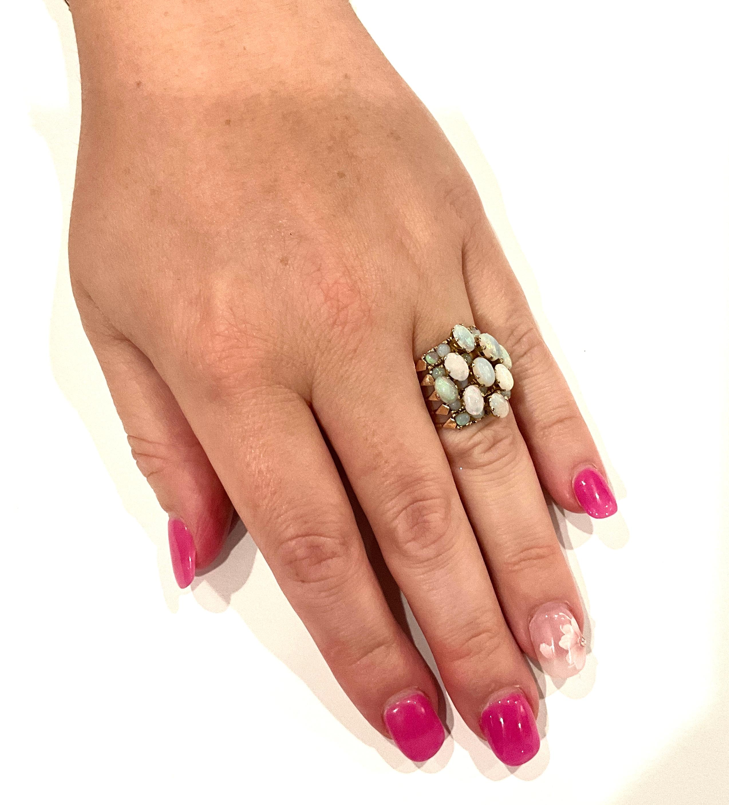 C1940 Anillo de harén de ópalo de 14 quilates en venta 9
