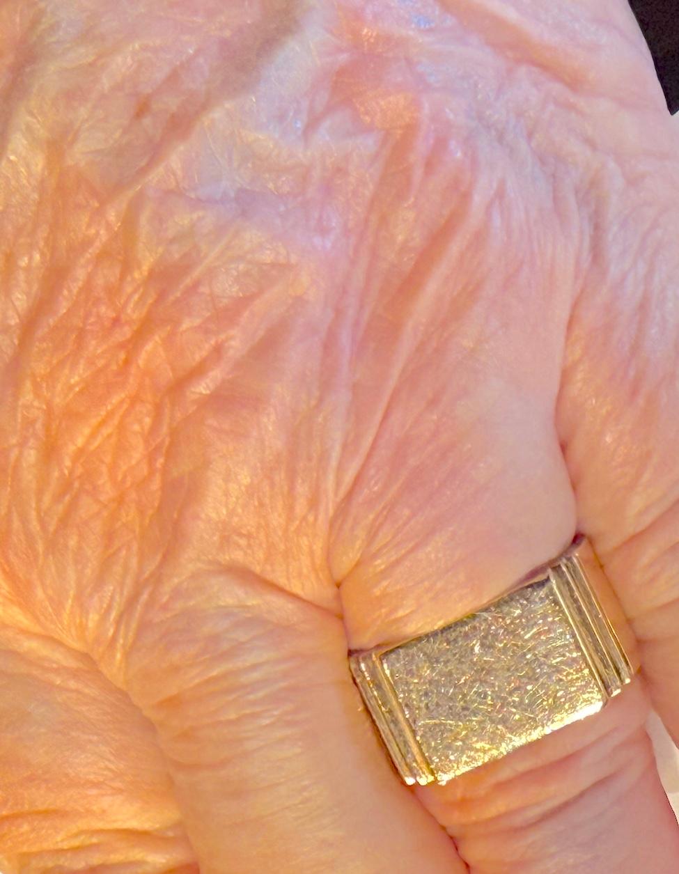 C1940 14K signet ring  with Russian marks For Sale 4