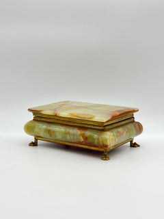 ca. 1940/50er Jahre Onyx-Schmuckkästchen mit Messingbeschlägen, Italien