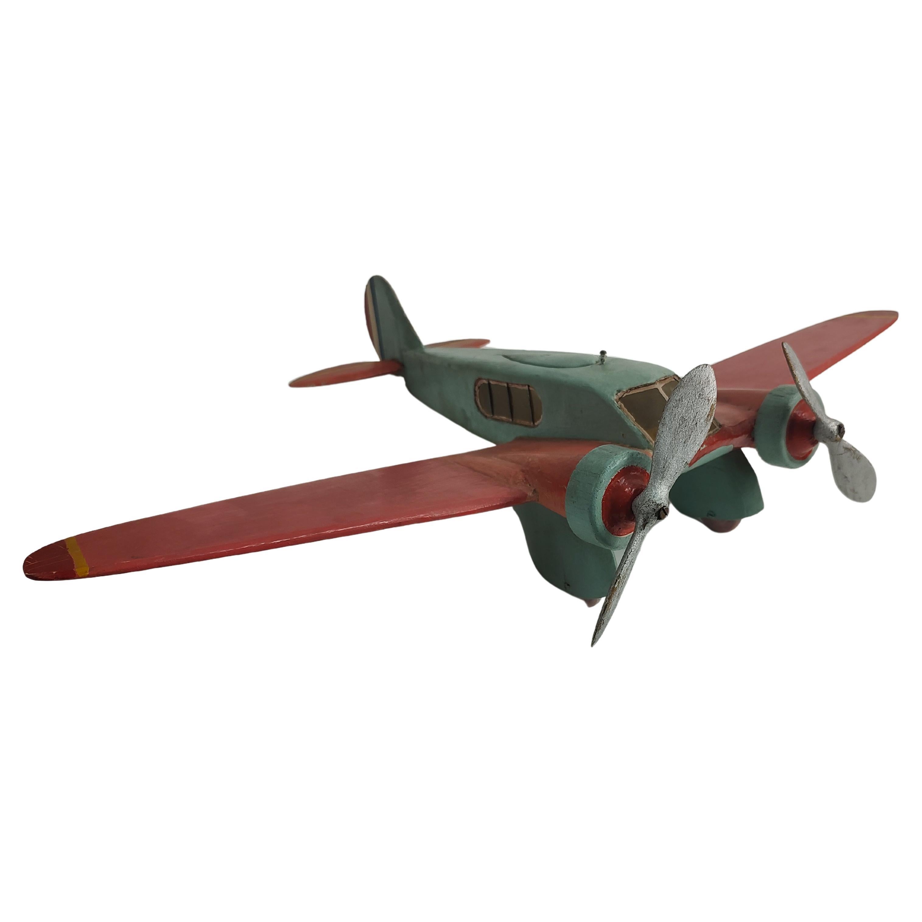 C1940 Avión de madera artesanal de arte popular francés con piezas móviles Francés en venta