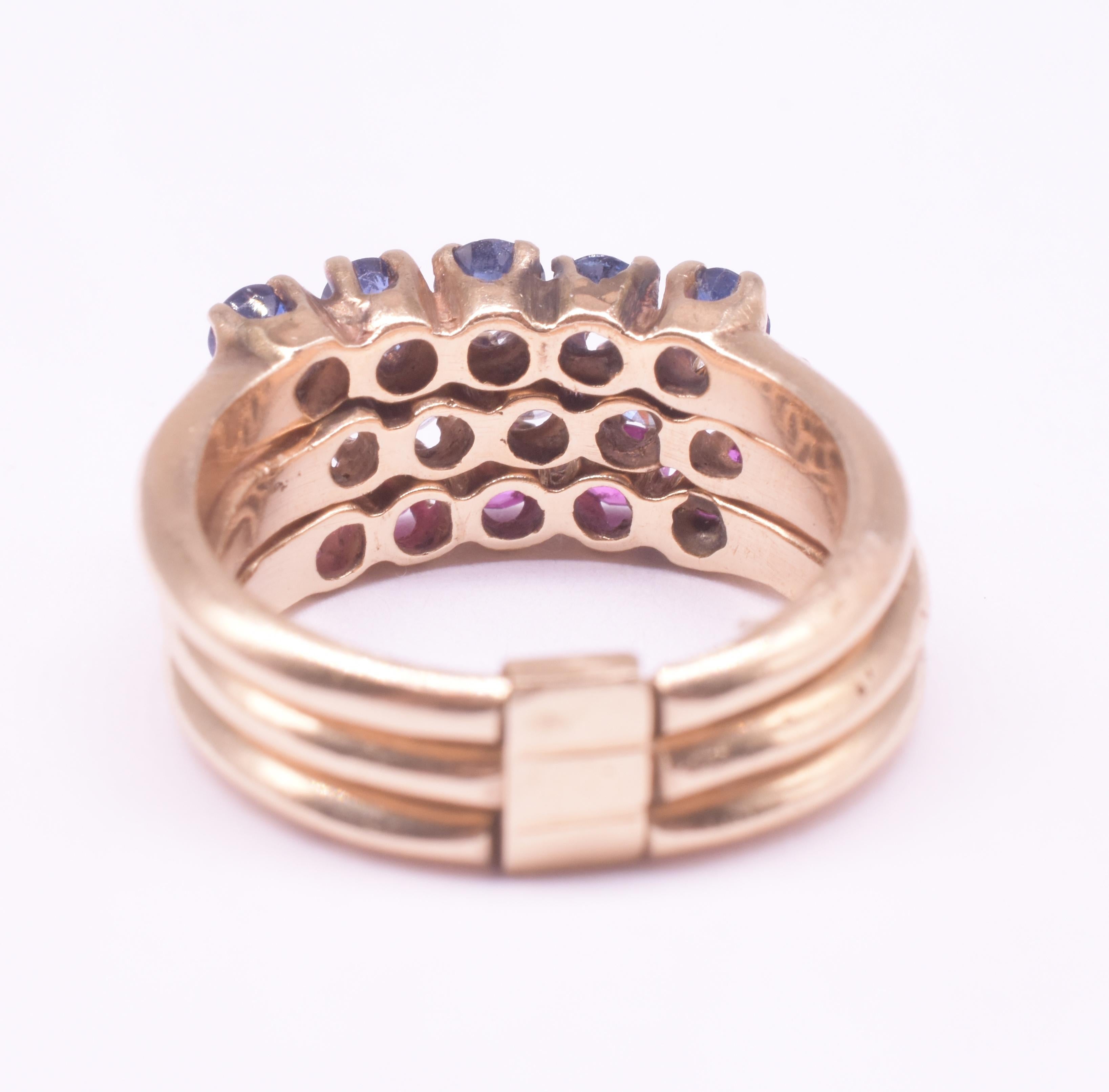 Art déco C1940 Bague Harem avec 3 bandes de rubis, diamants et saphirs taille 5.5 en vente