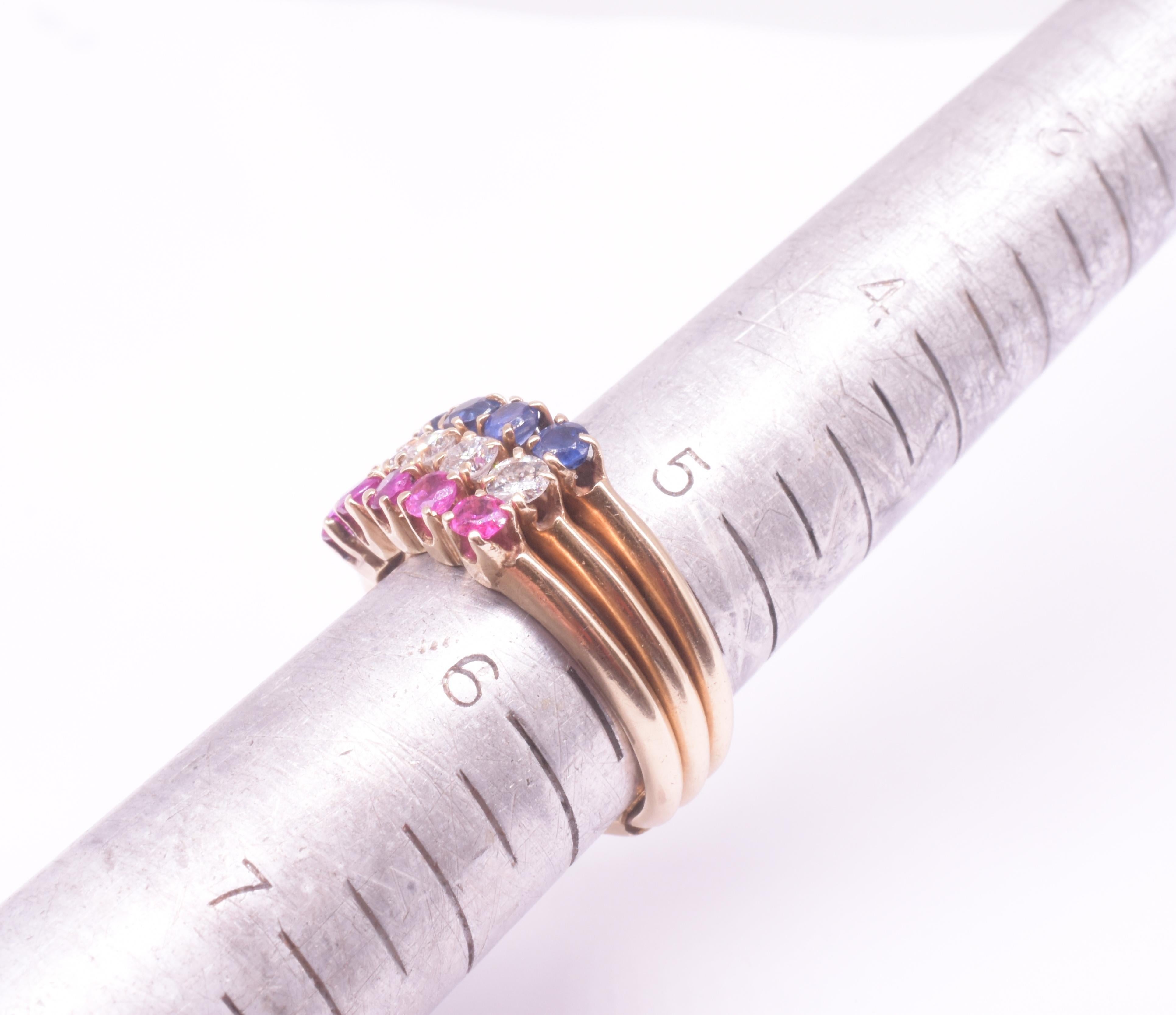 C1940 Bague Harem avec 3 bandes de rubis, diamants et saphirs taille 5.5 Unisexe en vente