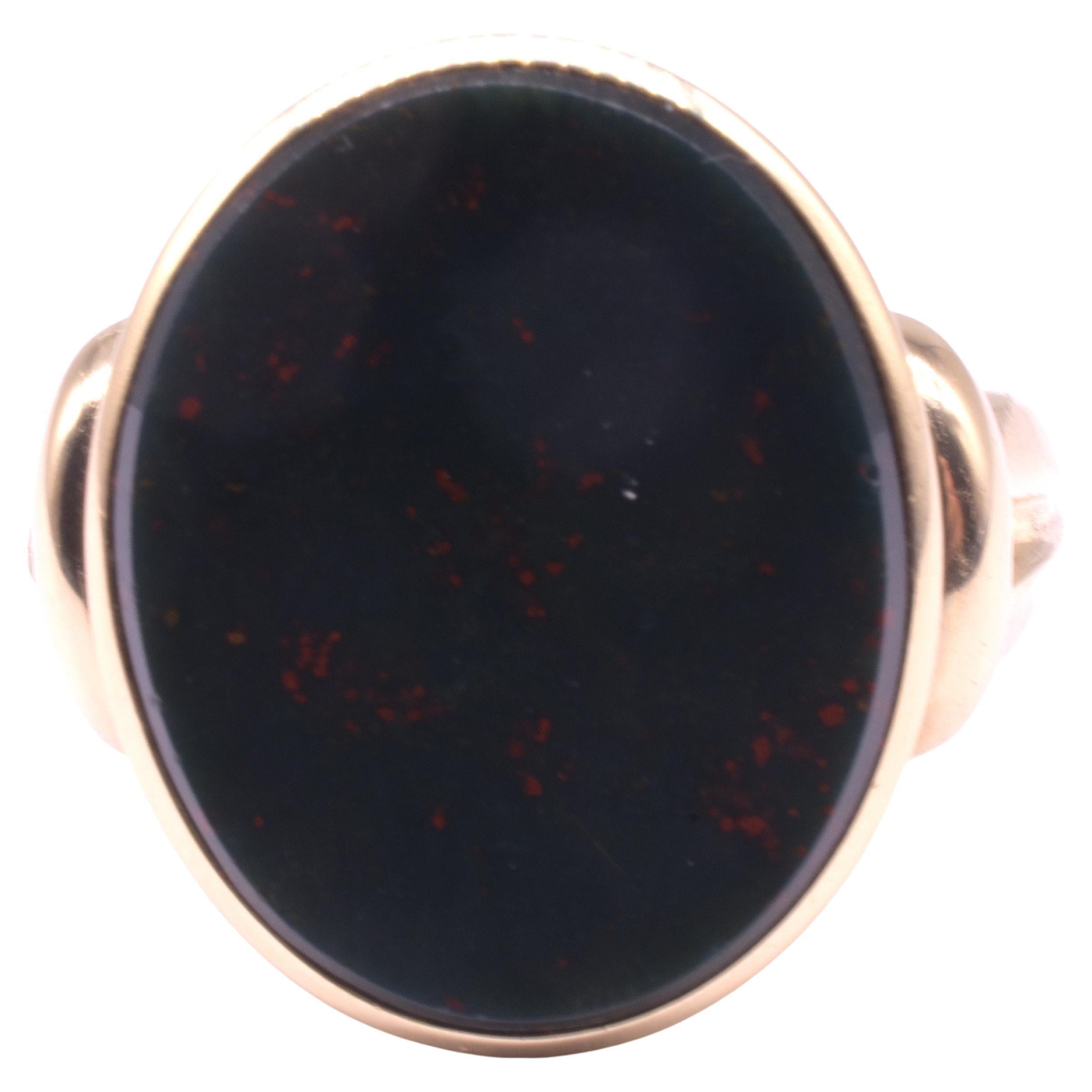 Moderno Anello con firma in pietra sanguigna ovale 14K della metà del secolo scorso in vendita