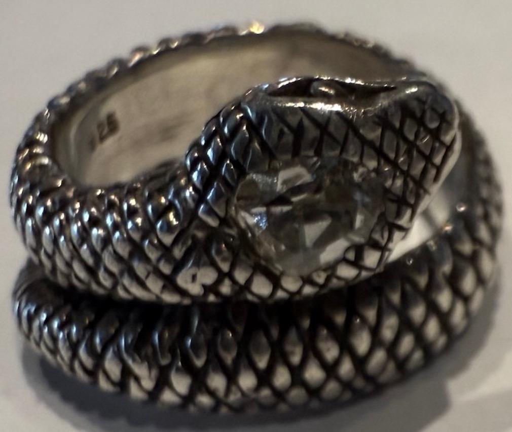 da uomo o donna C1940 ANELLO DI SERPENTE D'ARGENTO CON TESTA DI DIAMANTE E SCALATURE in vendita
