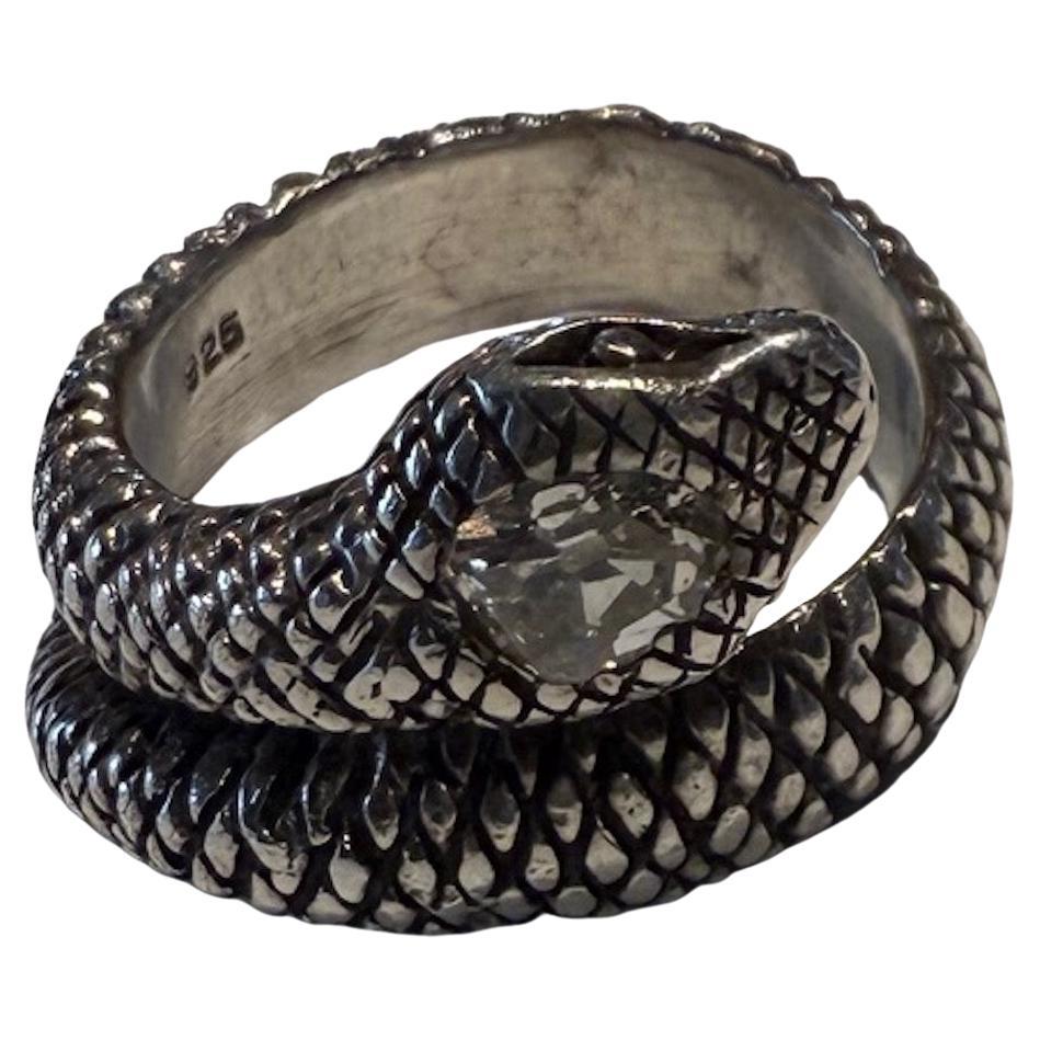 C1940 ANELLO DI SERPENTE D'ARGENTO CON TESTA DI DIAMANTE E SCALATURE