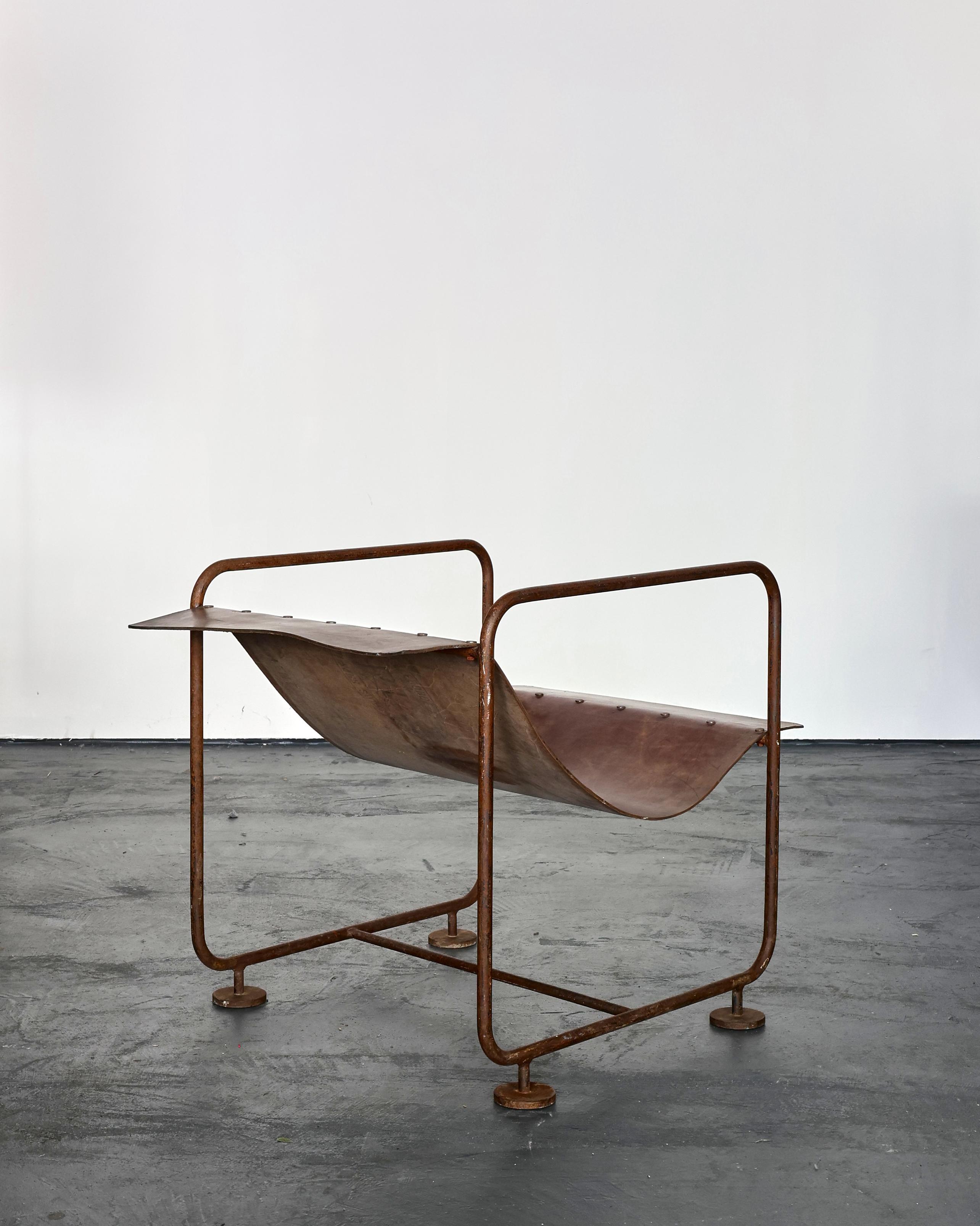 C.1940s Französisch Modernist Sessel Prototyp (Leder) im Angebot
