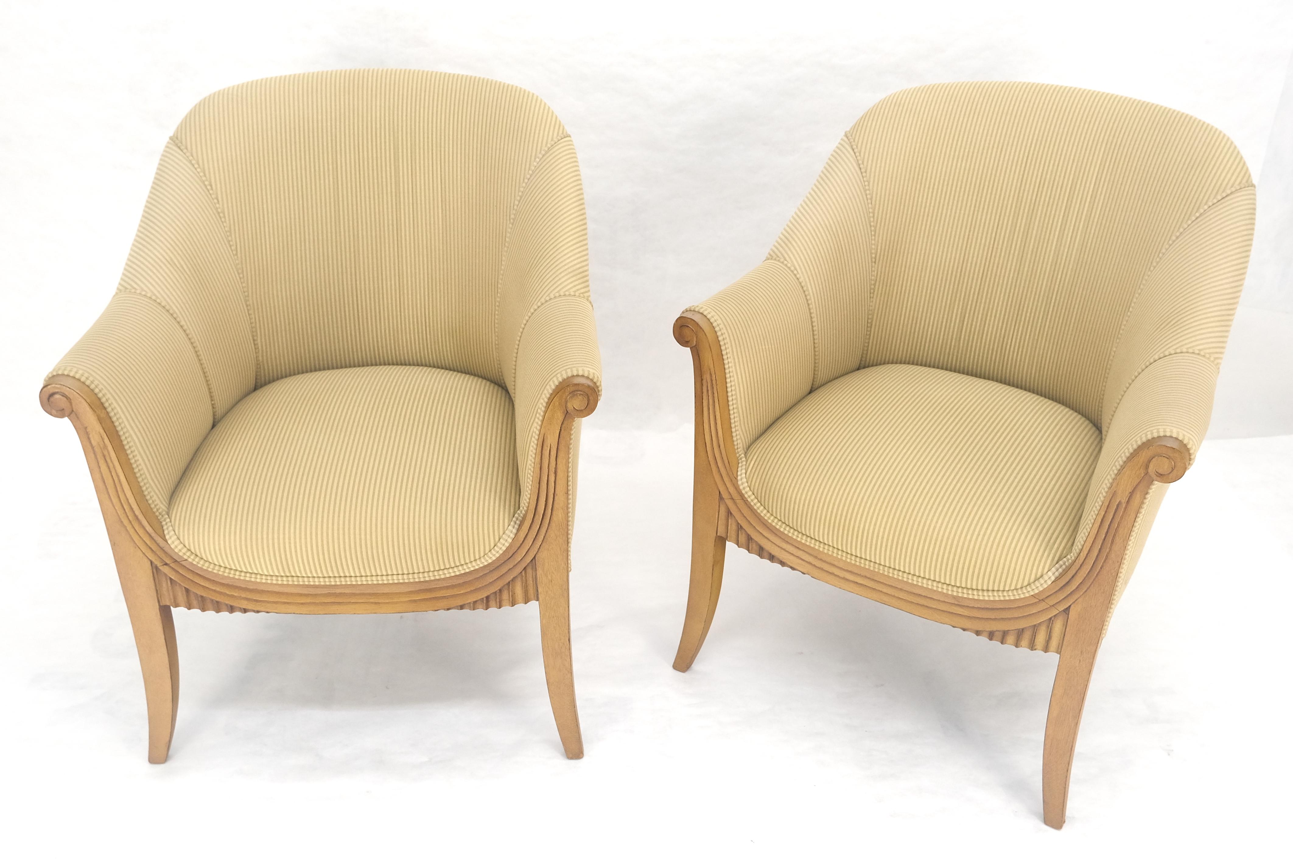 French c.1940s Pair Leon Jallot Atr. Carved Scallop Edge Bergere Arm Lounge Chairs MINT For Sale