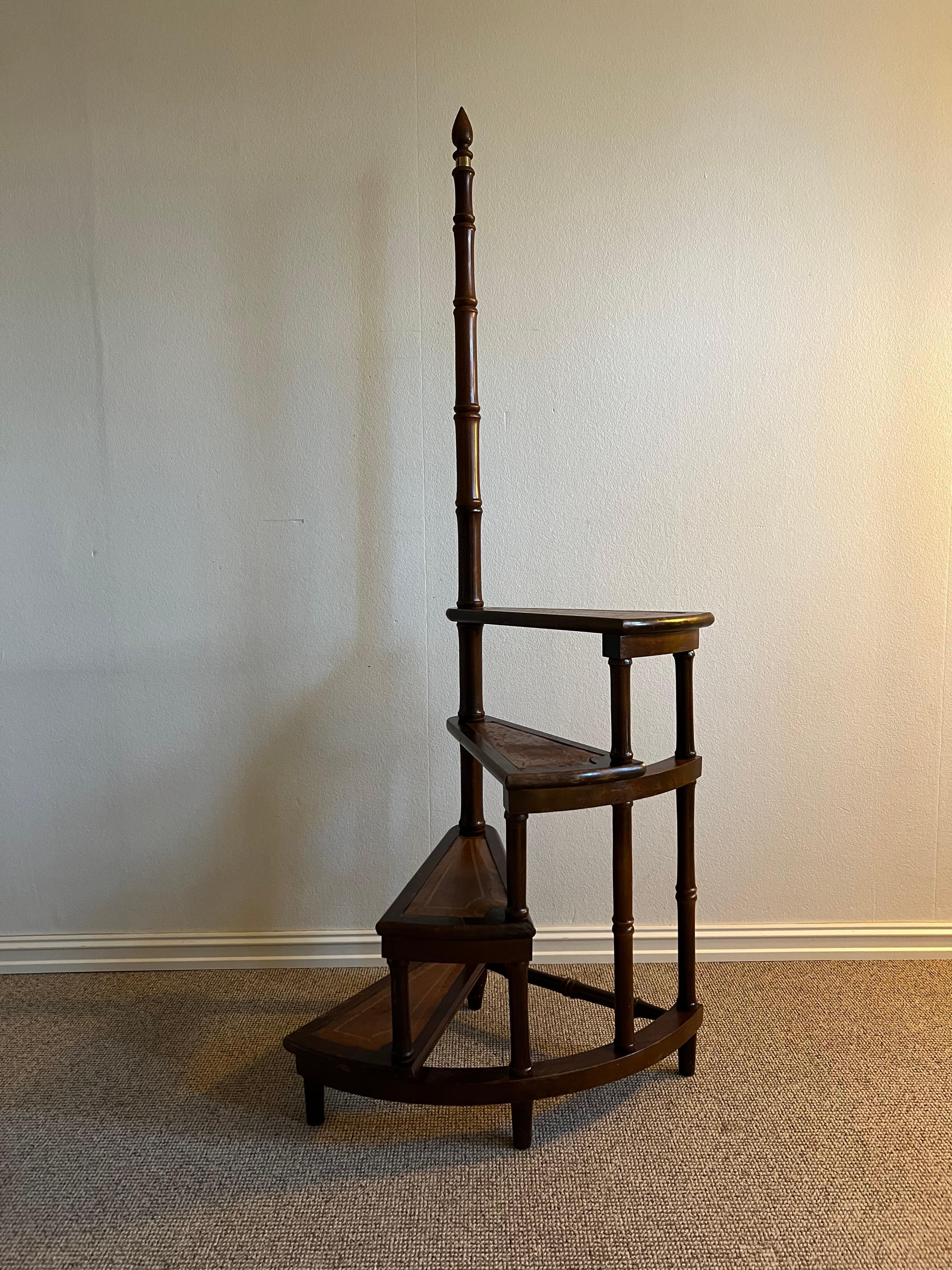 c.1940 Rara scala da biblioteca in mogano e pelle inglese d'epoca / scala a gradini in vendita 9