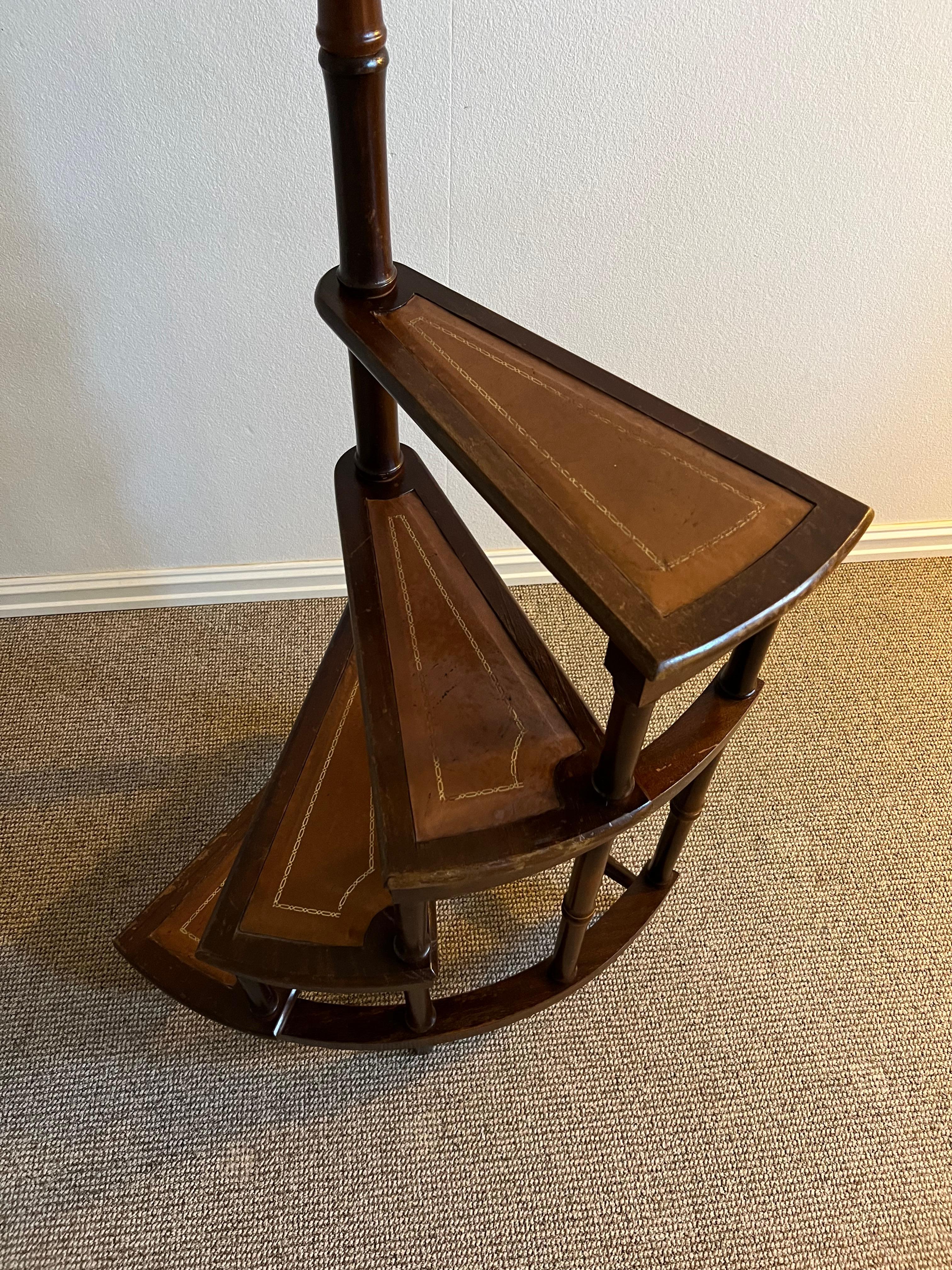 c.1940 Rara scala da biblioteca in mogano e pelle inglese d'epoca / scala a gradini in vendita 11