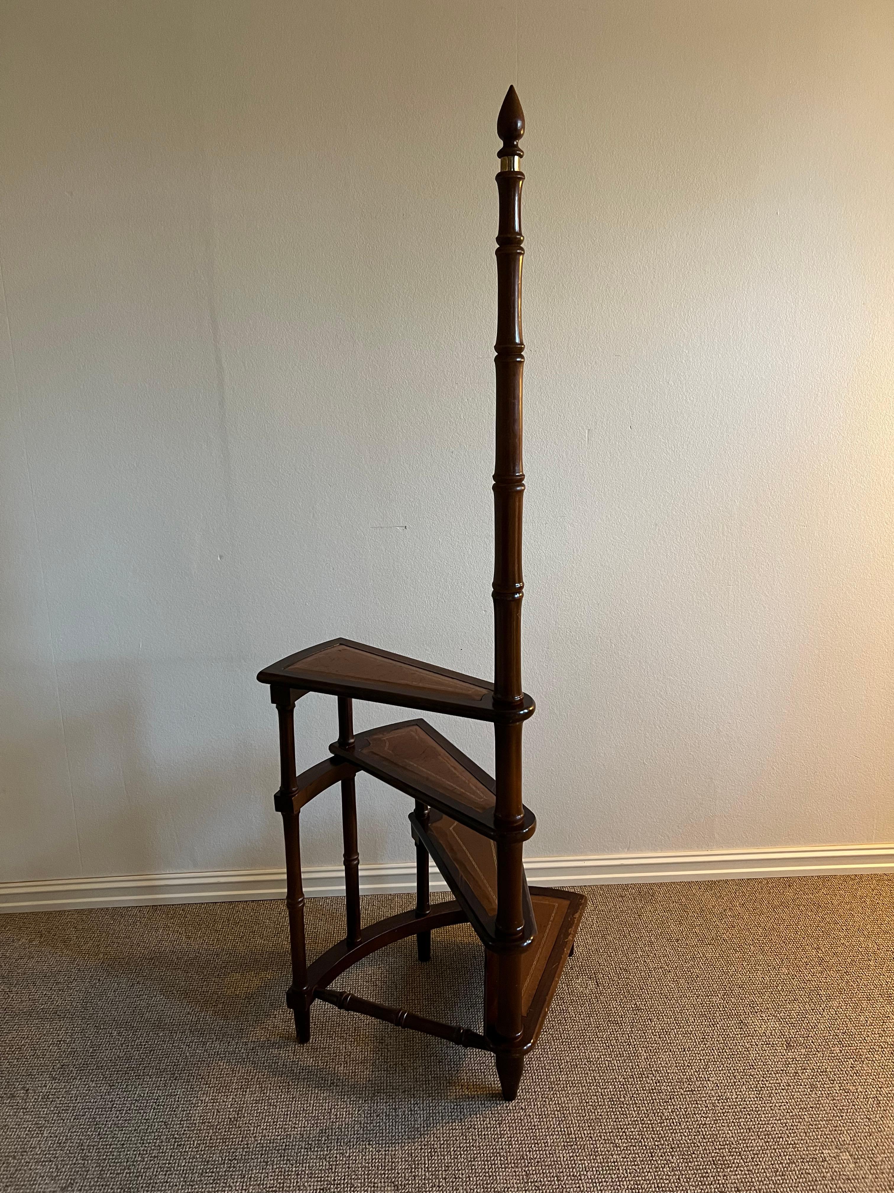 c.1940 Rara scala da biblioteca in mogano e pelle inglese d'epoca / scala a gradini in vendita 12