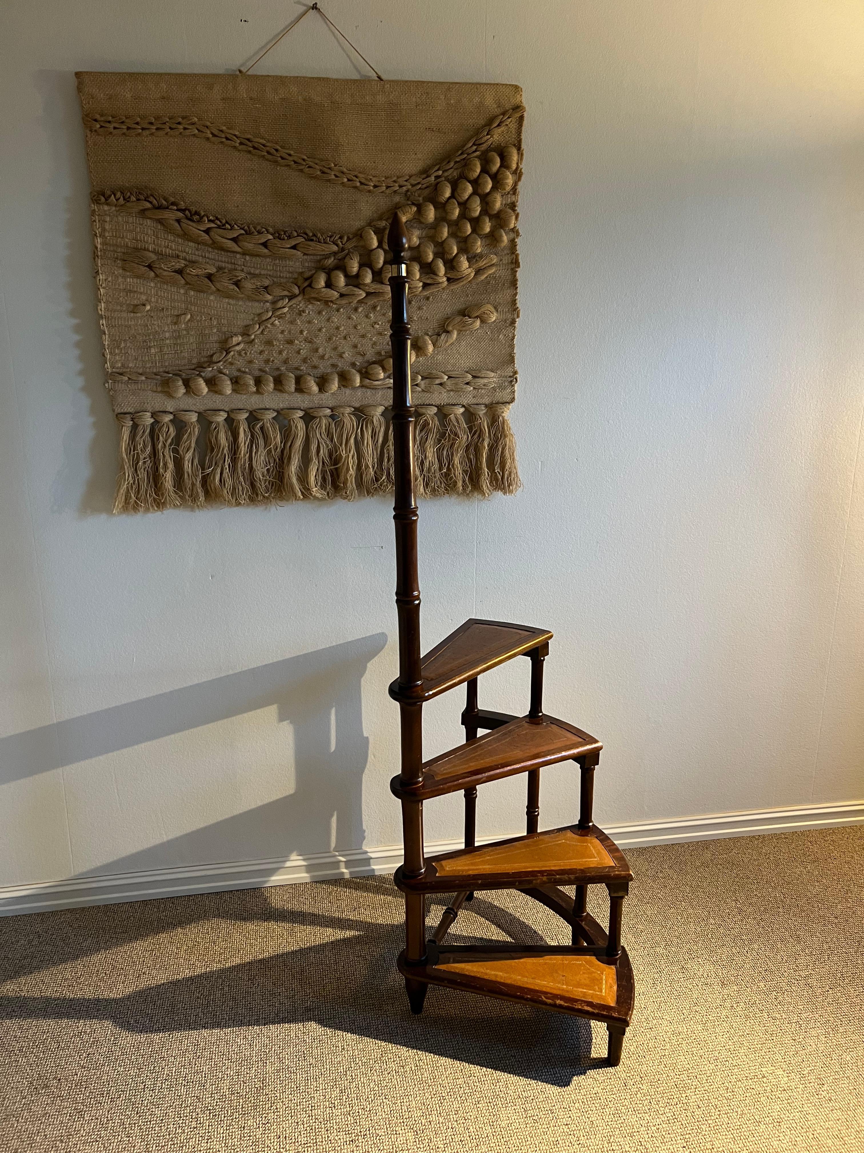 c.1940 Rara scala da biblioteca in mogano e pelle inglese d'epoca / scala a gradini in vendita 2