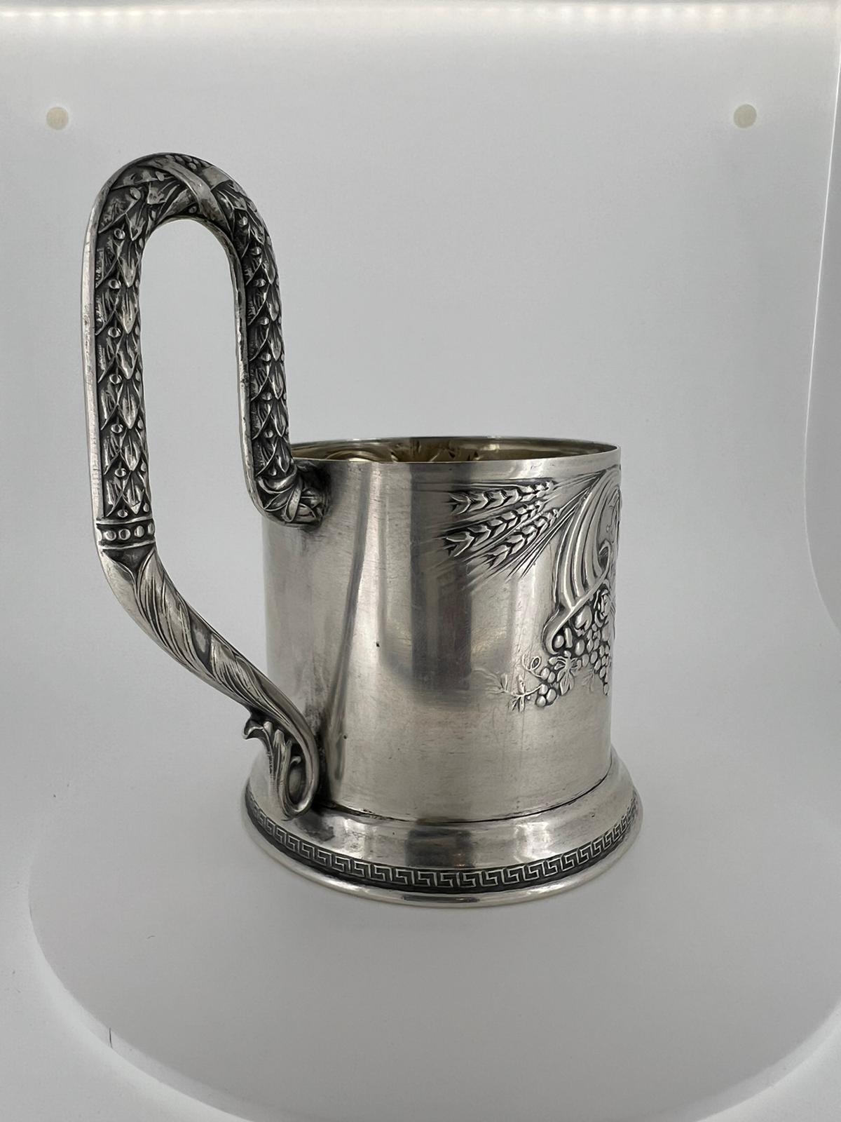 c1940's Soviet 875 Silver Elaborate Glass Holder. Sowjetische Hallmarks. Gewicht 175gr im Zustand „Hervorragend“ in MELBOURNE, AU