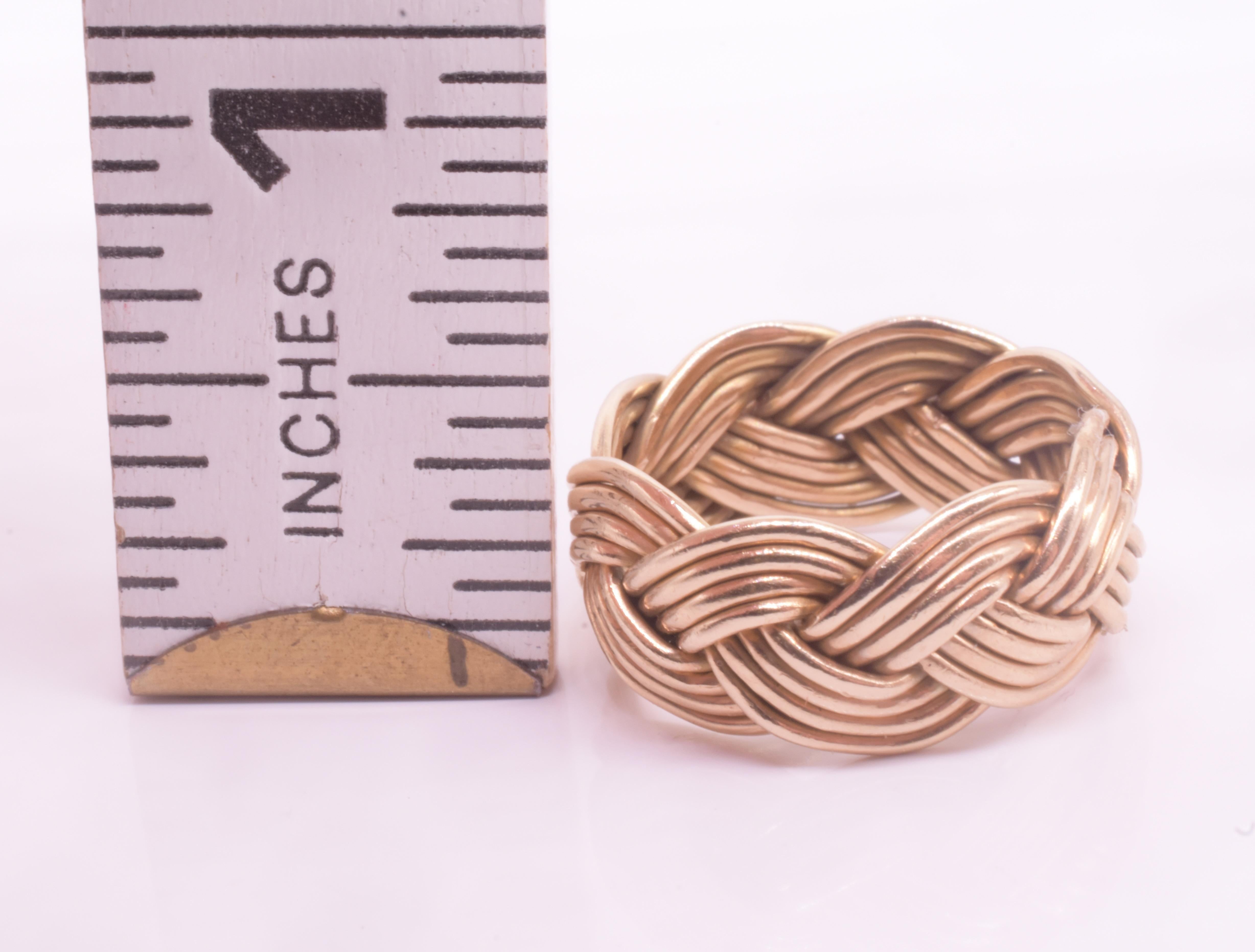 C1950 Anillo de banda trenzada con cabeza de turco de 14 quilates en venta 2